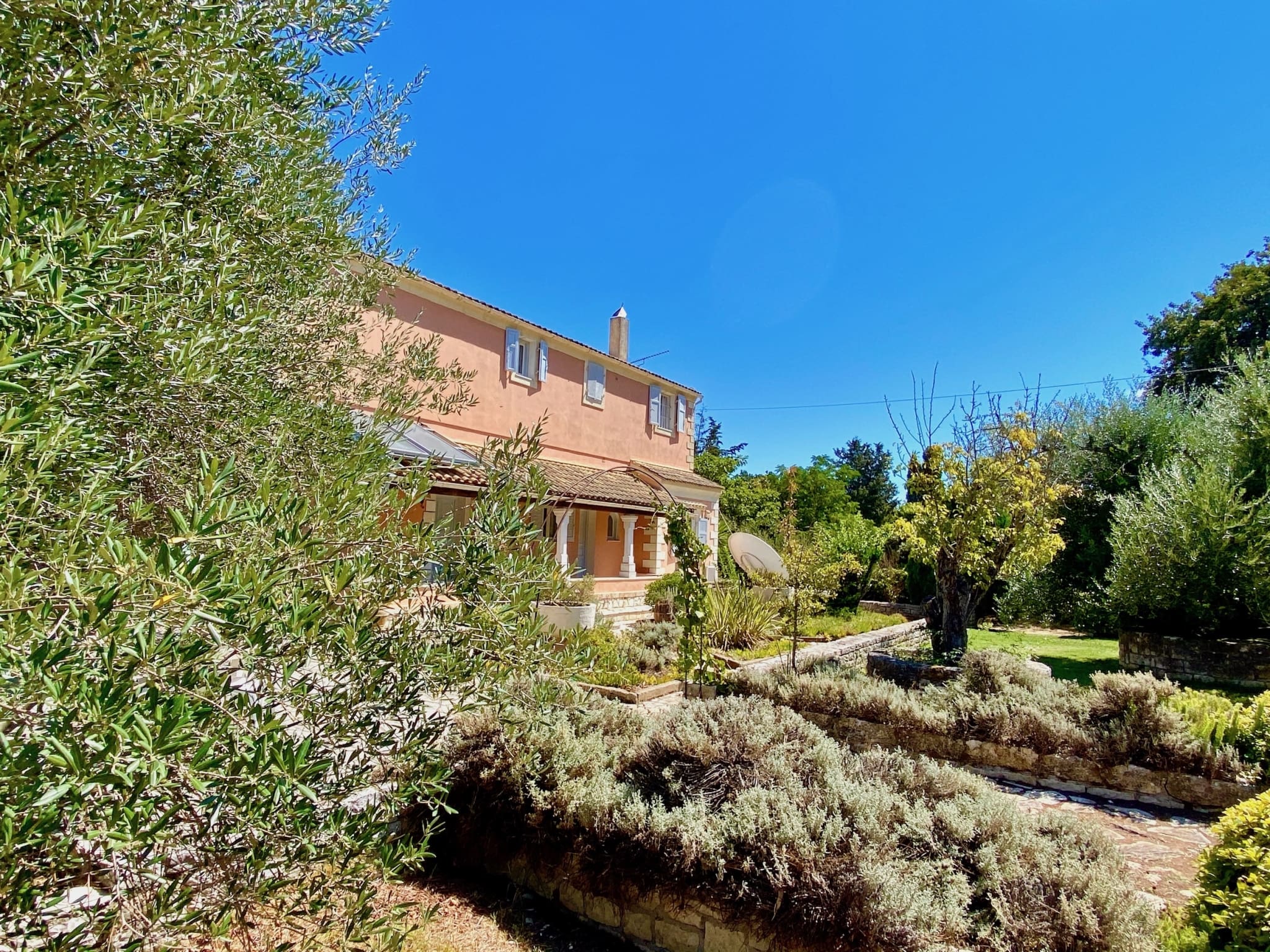Villa Lefki Nymfes Kassiopi: 5-Bedroom Apartment with Pool and Sea Views, Kassiopi