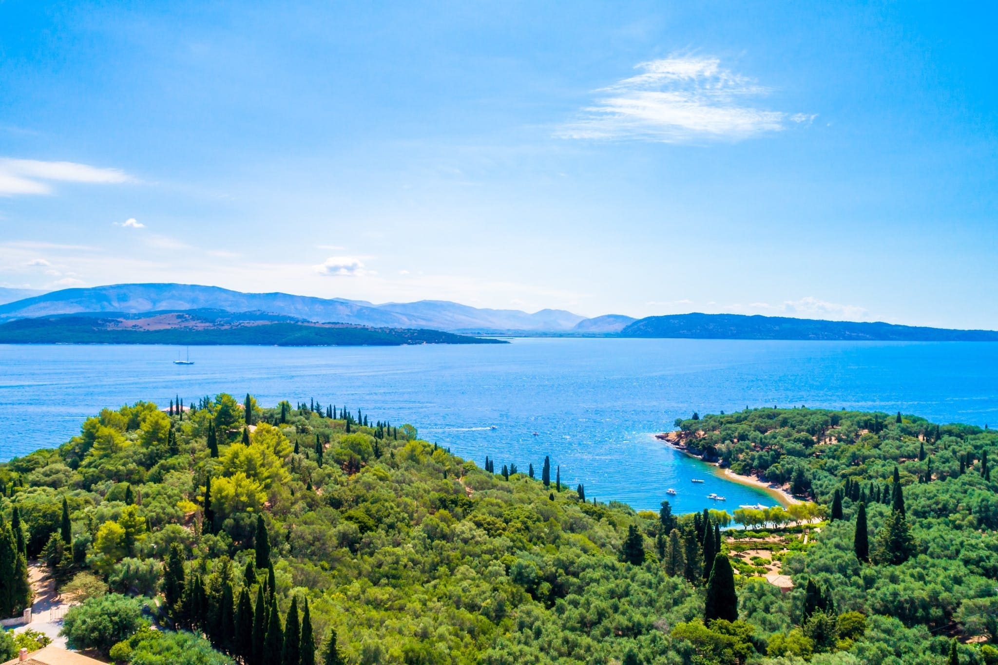 Villa Ostria Nymfes Kassiopi: Spacious 6-Bedroom Apartment with Sea Views and Pool, Kassiopi