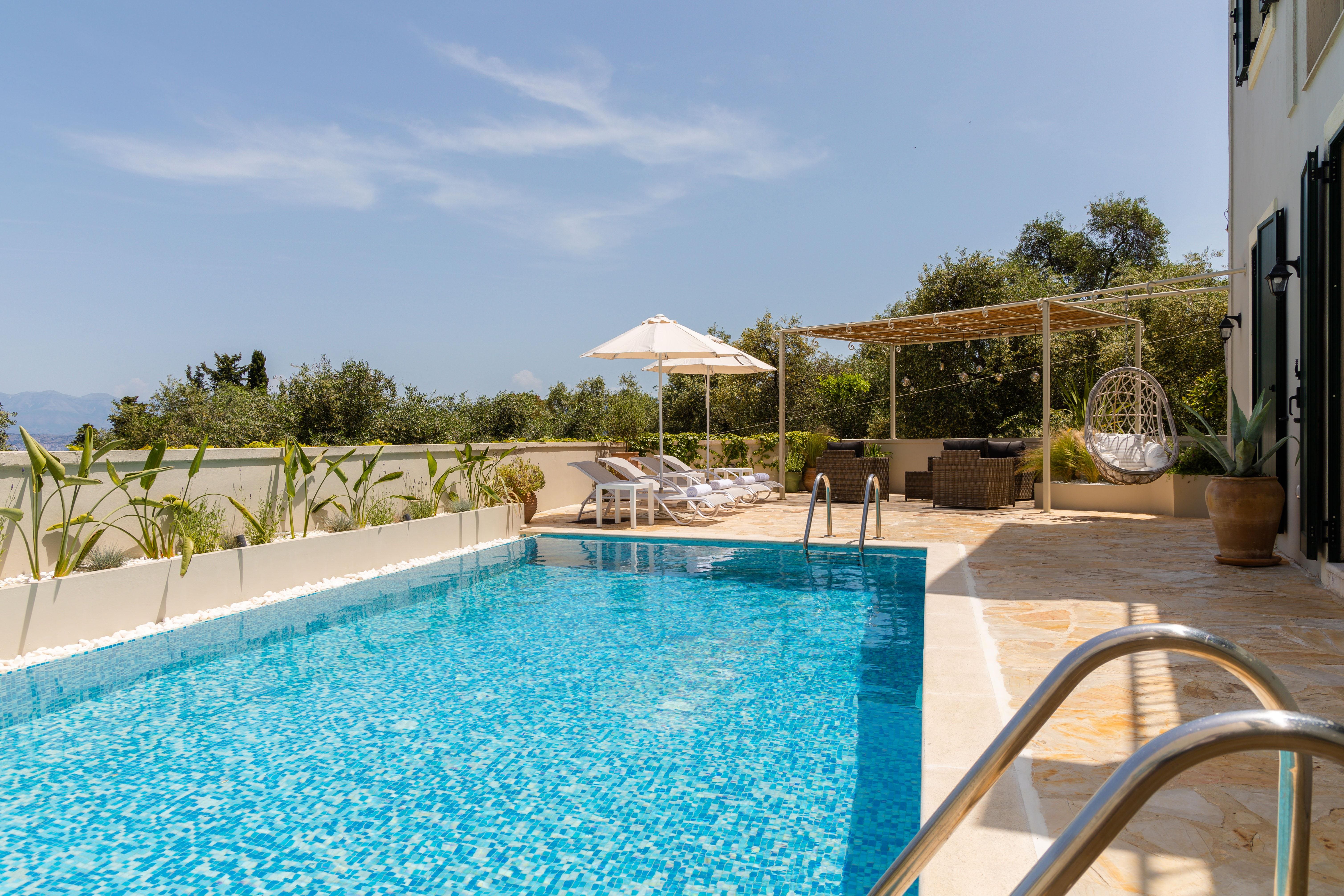 Villa Lysias Agios Stefanos Kassiopi: Spacious 3-Bedroom Apartment with Sea Views and Pool, Kassiopi