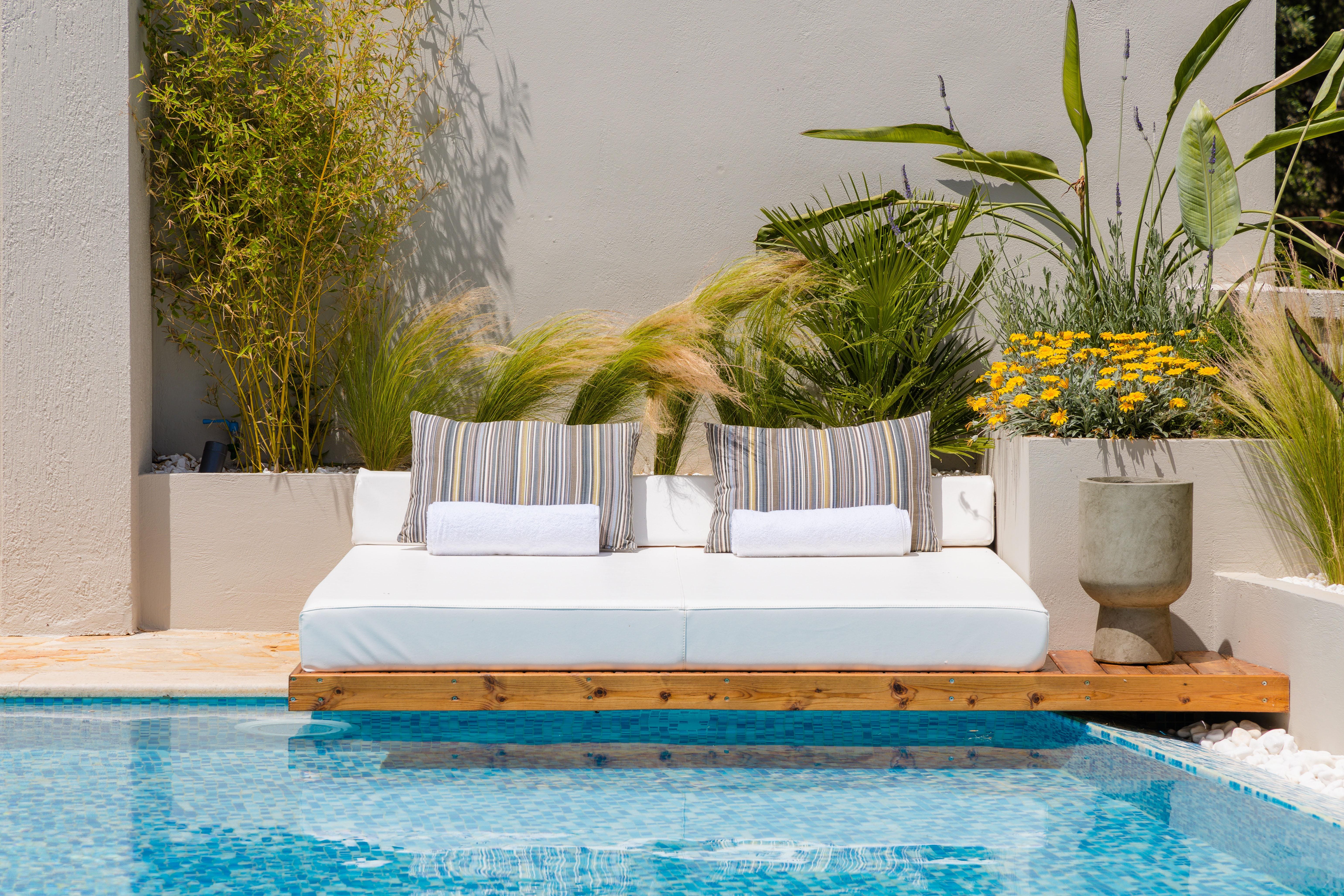 Villa Lysias Agios Stefanos Kassiopi: Spacious 3-Bedroom Apartment with Sea Views and Pool, Kassiopi