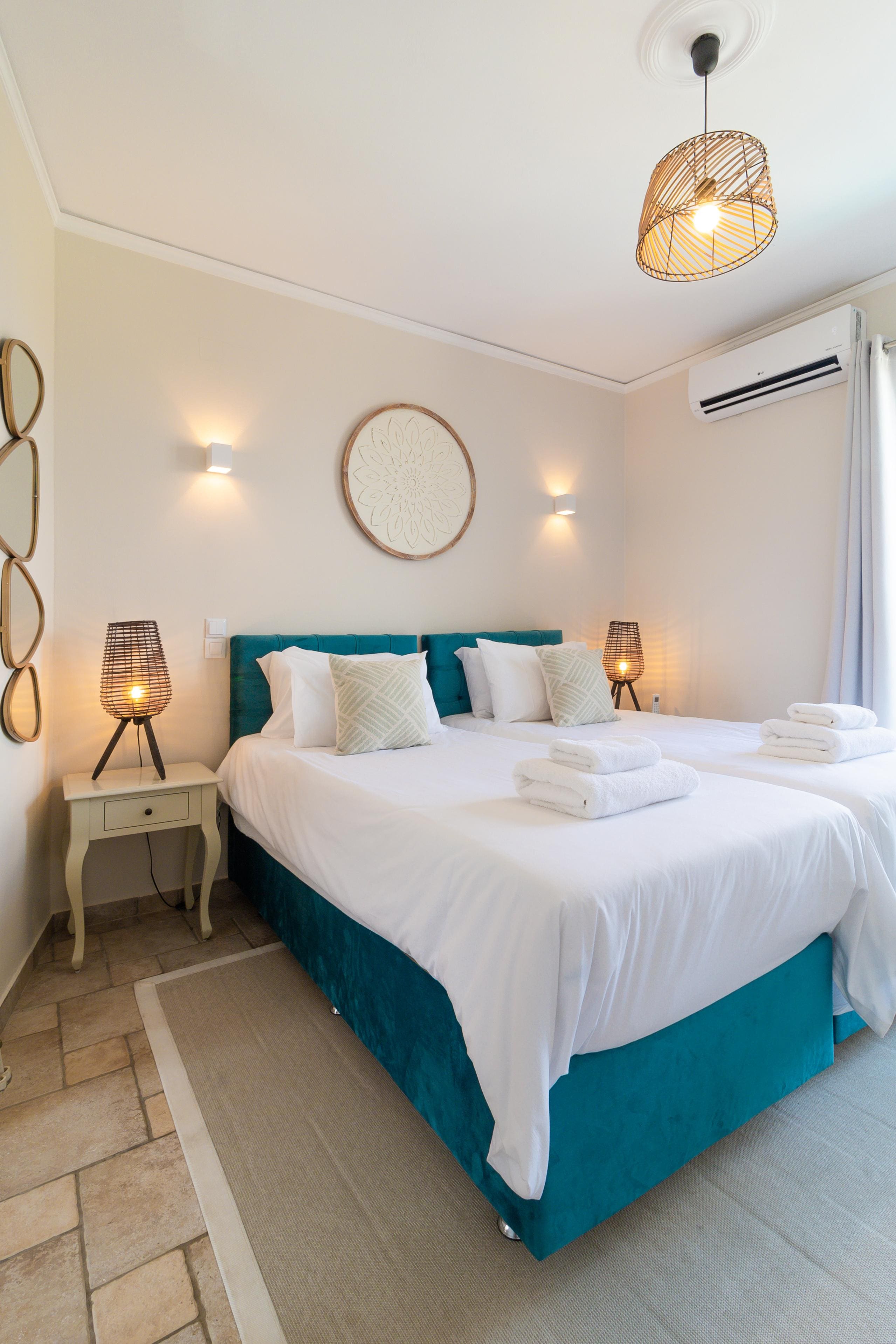 Villa Lysias Agios Stefanos Kassiopi: Spacious 3-Bedroom Apartment with Sea Views and Pool, Kassiopi