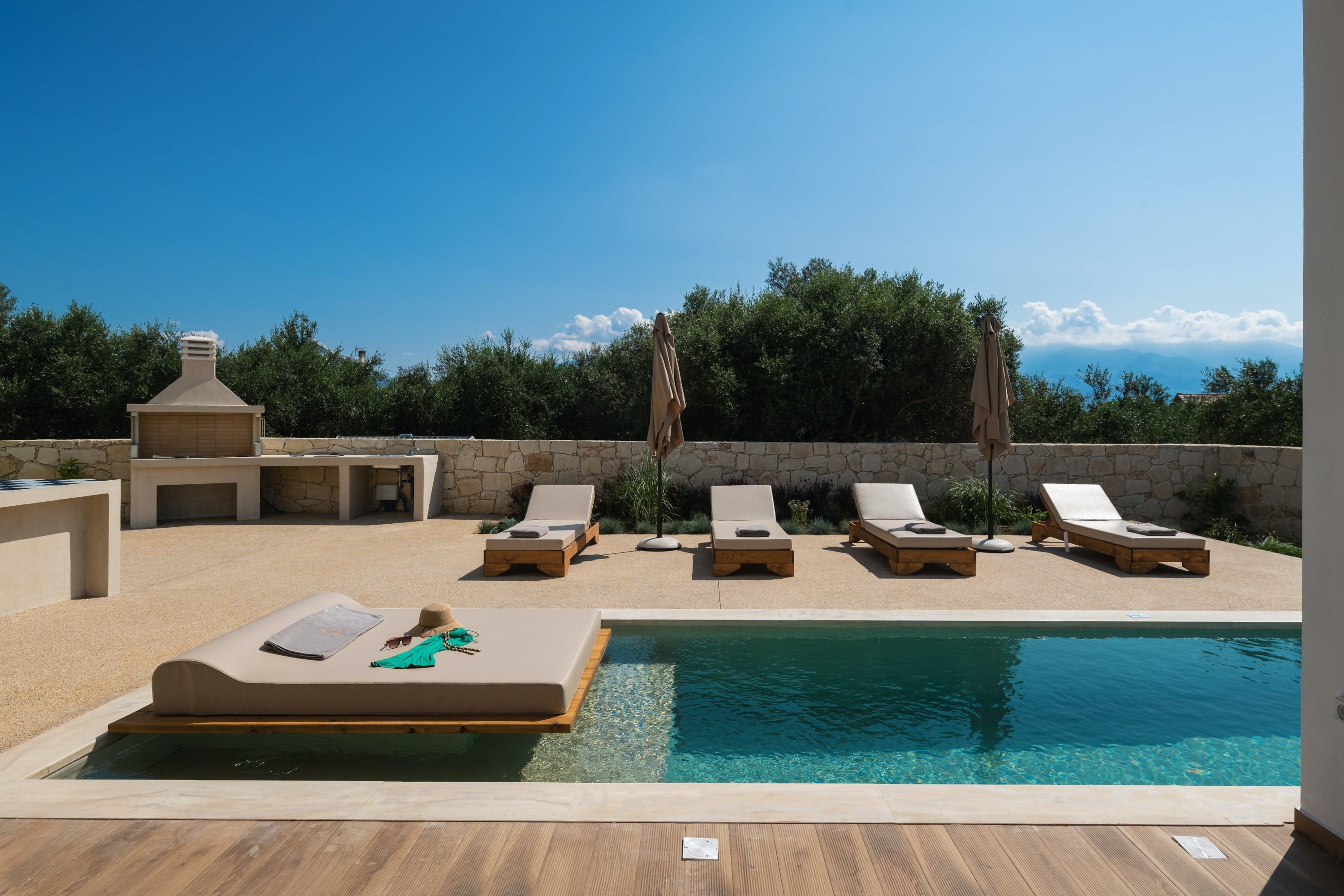 Villa Lefki Stalos Kokkino Chorio: Spacious 4-Bedroom Villa with Swimming Pool and Sea Views, Crete