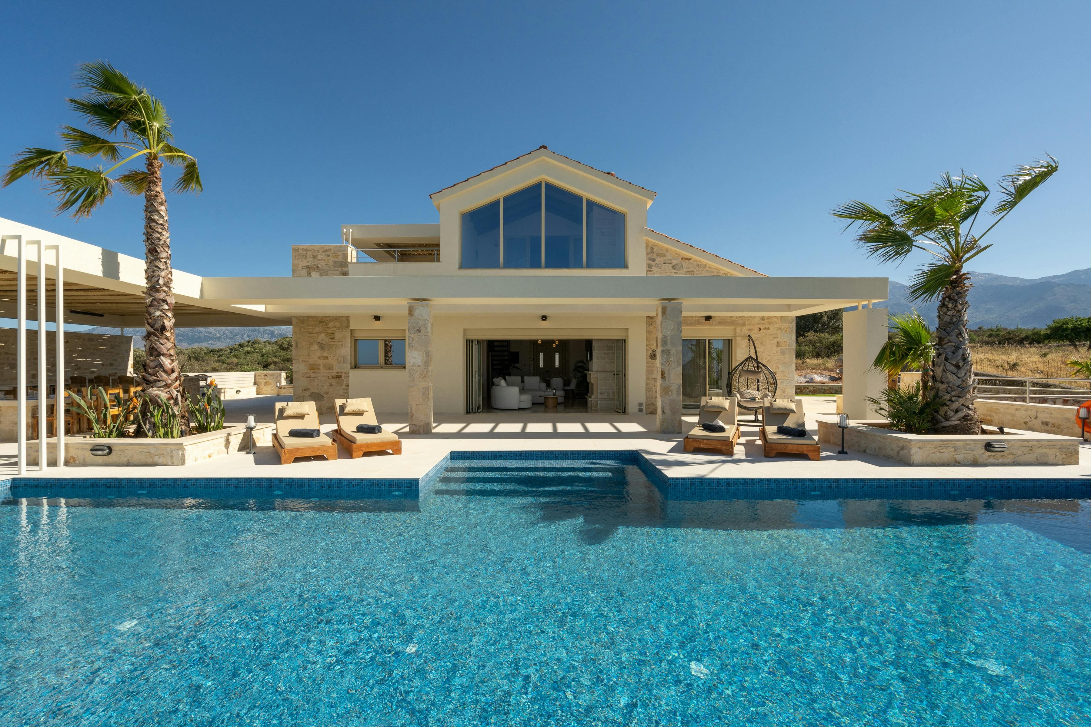 Villa Aegeos Voulismeno Kokkino Chorio: Luxury 4-Bedroom Villa with Sea Views and Pool, Kokkino Chorio