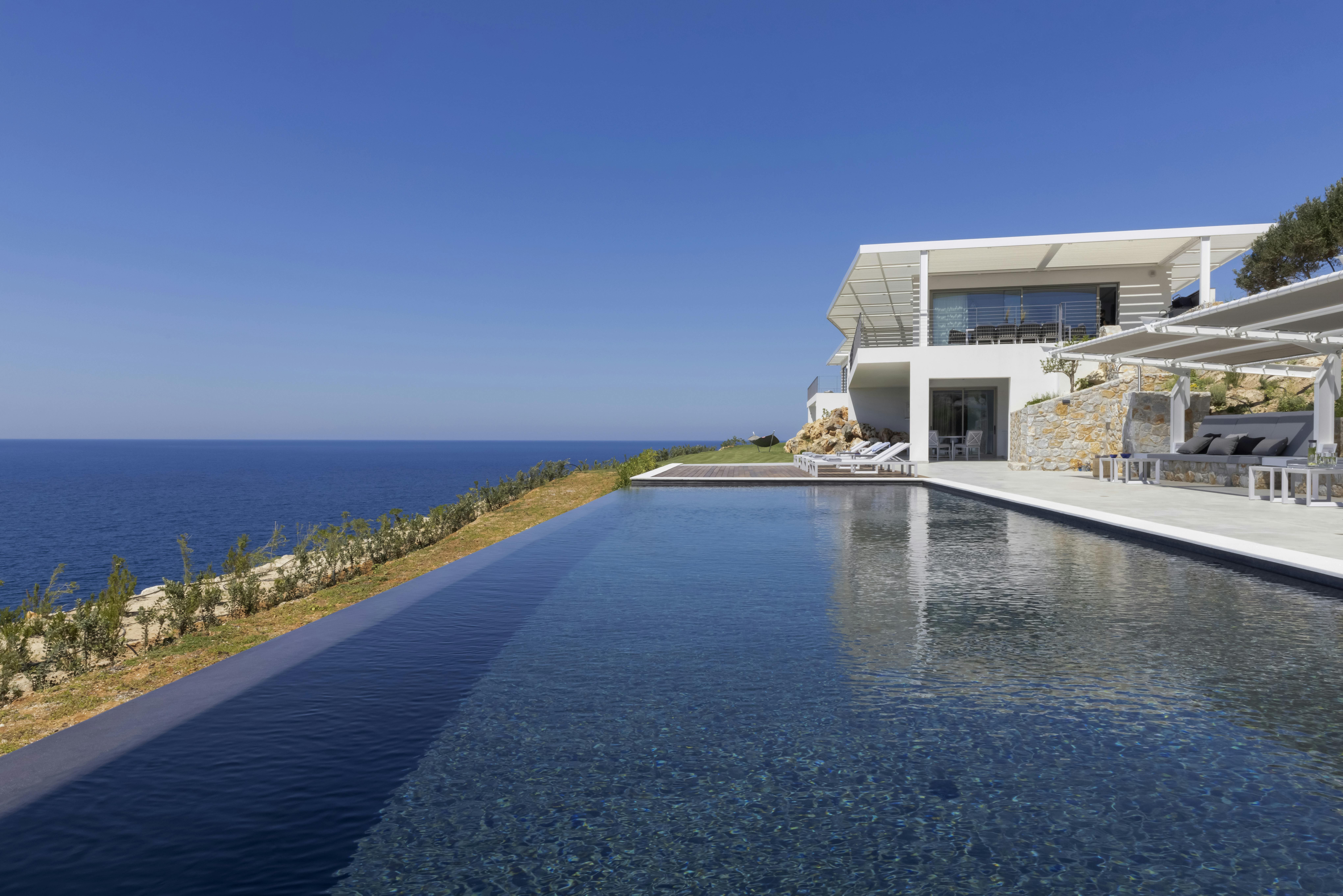 Villa Lefkos Platanias Kokkino Chorio: Luxury 5-Bedroom Villa with Infinity Pool and Sea Views, Kokkino Chorio