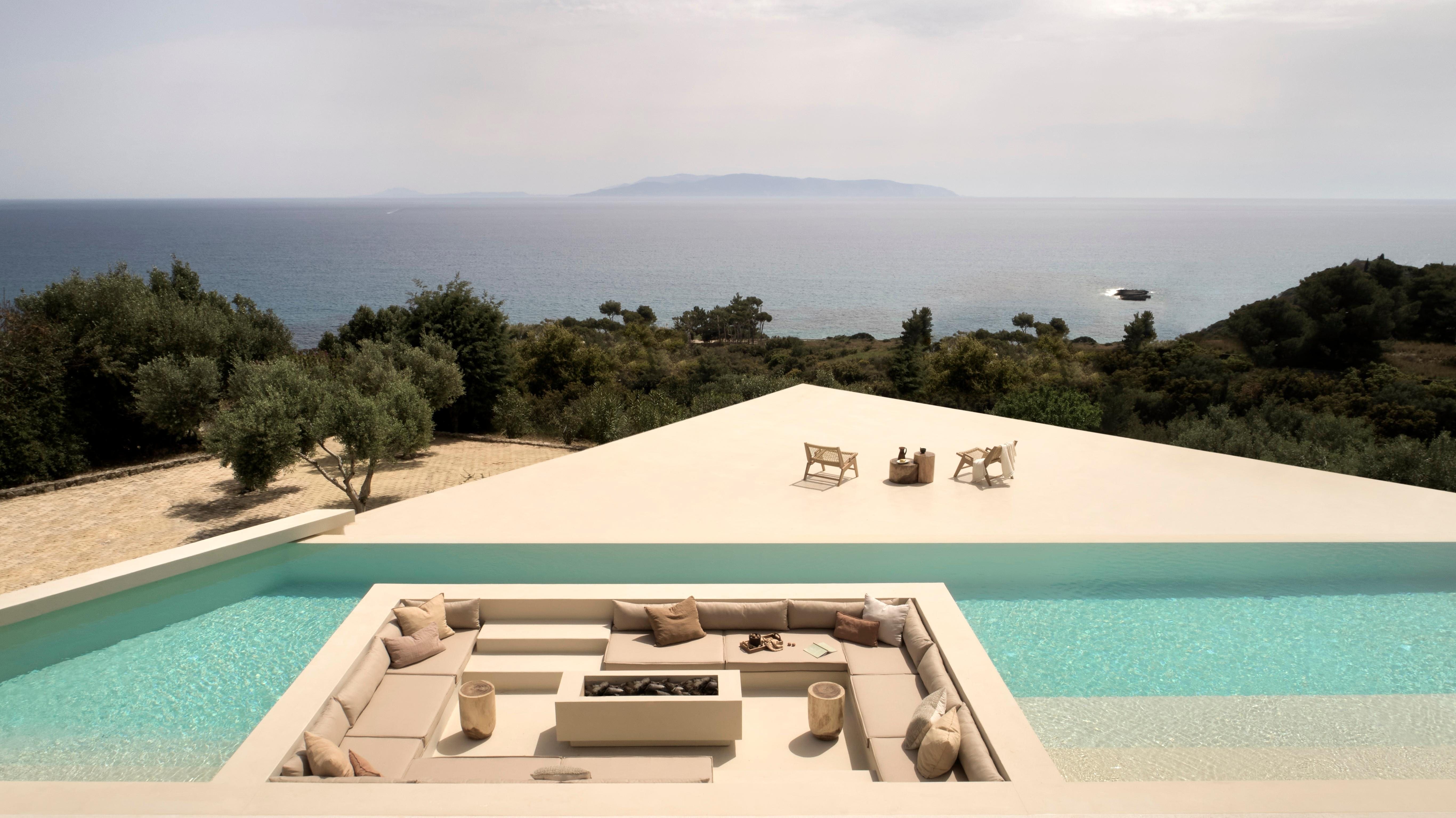 Villa Lysias Mnimata Livathos: Elegant 3-Bedroom Apartment with Seaviews and Pool, Livathos