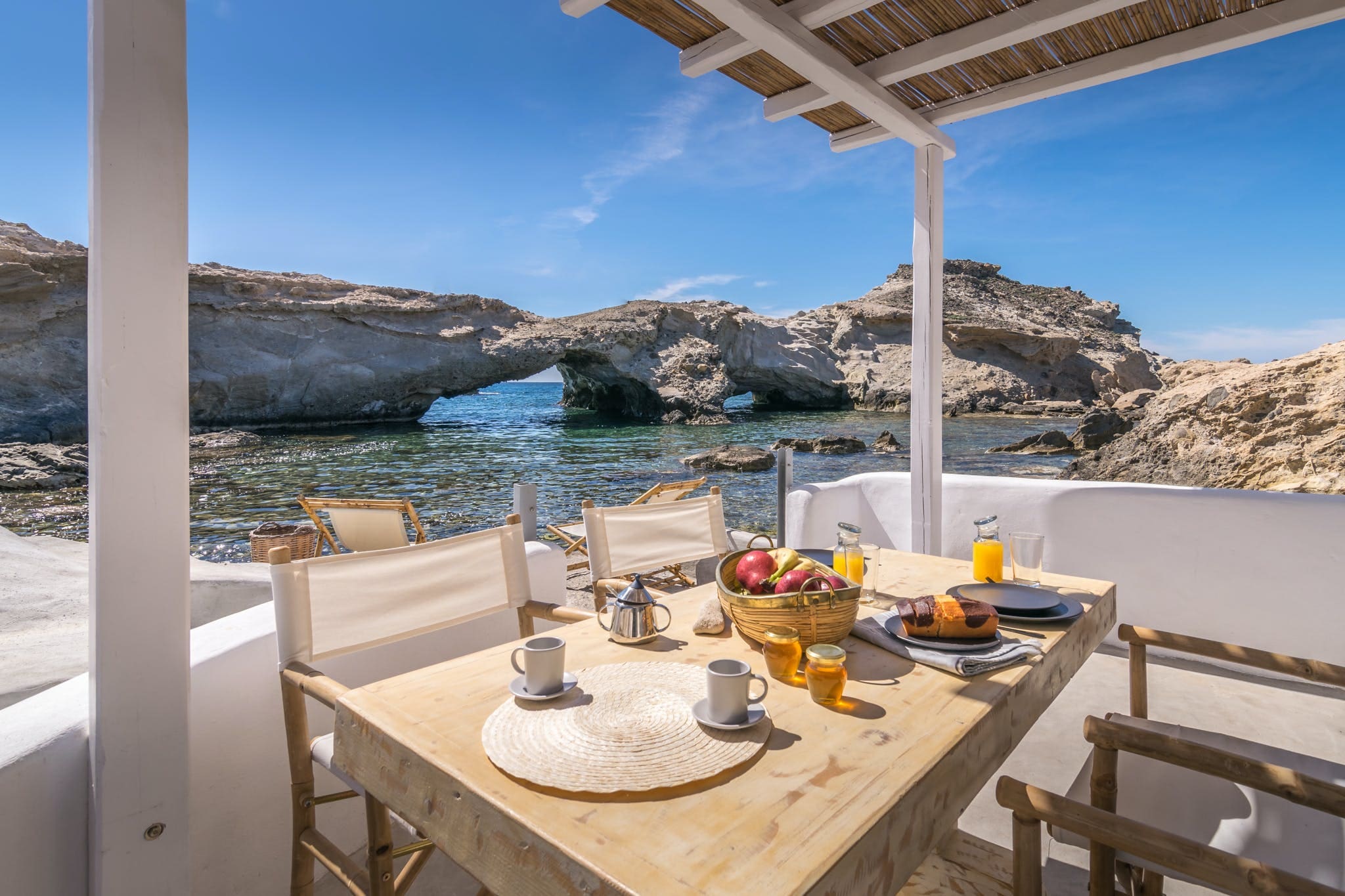 Villa Lysias Mandrakia Milos: 1-Bedroom Beachfront Apartment with Stunning Seaview, Milos