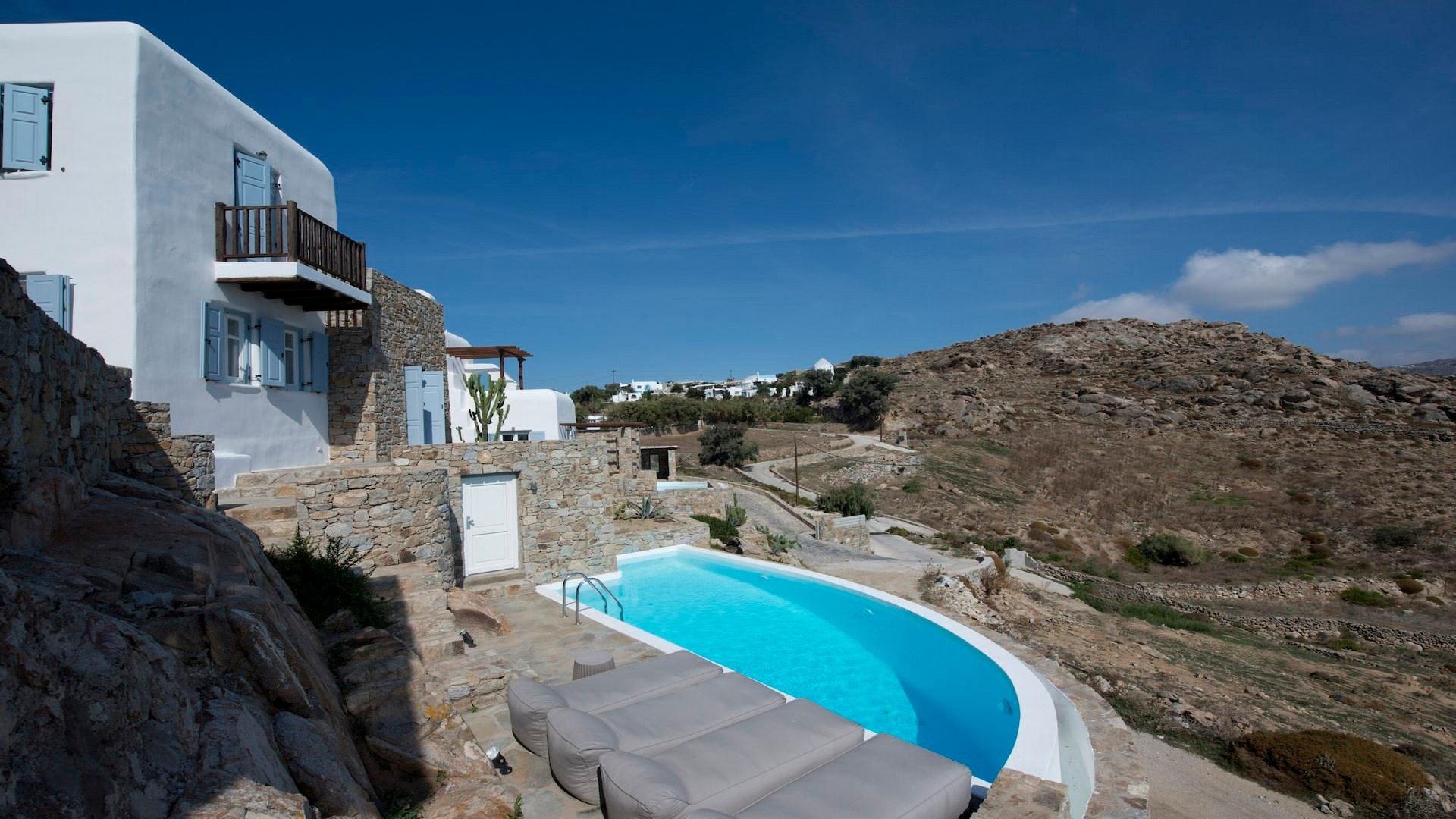 Villa Lefkos Agios Sostis Platis Gialos: Chic 3-Bedroom Apartment with Pool and Sea Views, Platis Gialos