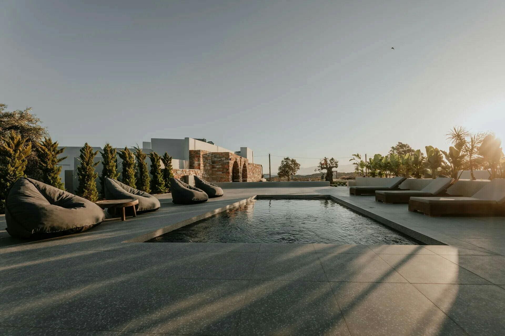 Villa Lefkos Apiranthos Naxos: Spacious 5-Bedroom Beachfront Villa with Pool, Naxos