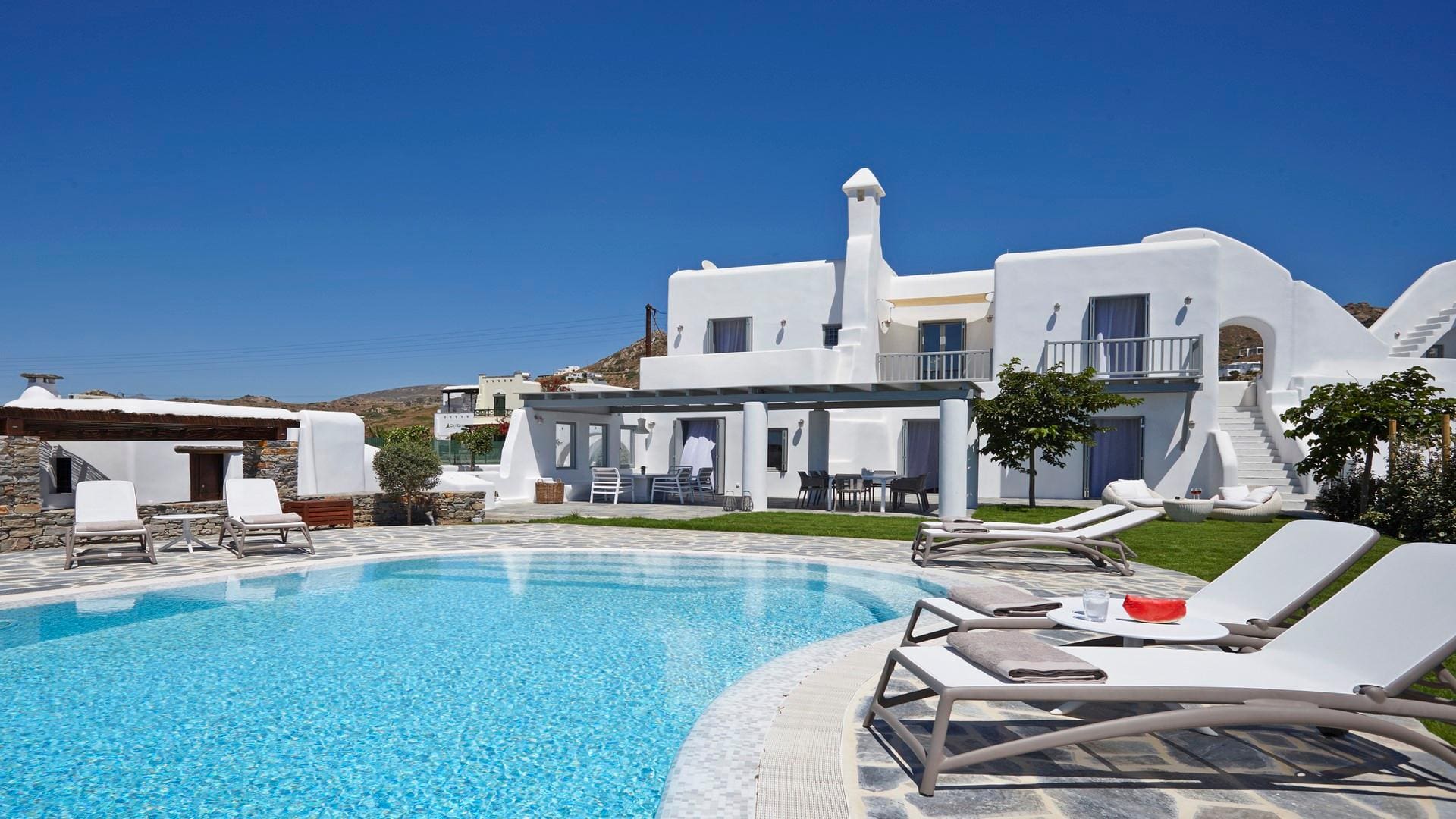 Villa Kaikias Koronos Naxos: 9-Bedroom Luxury Apartment with Pool and Seaview, Naxos