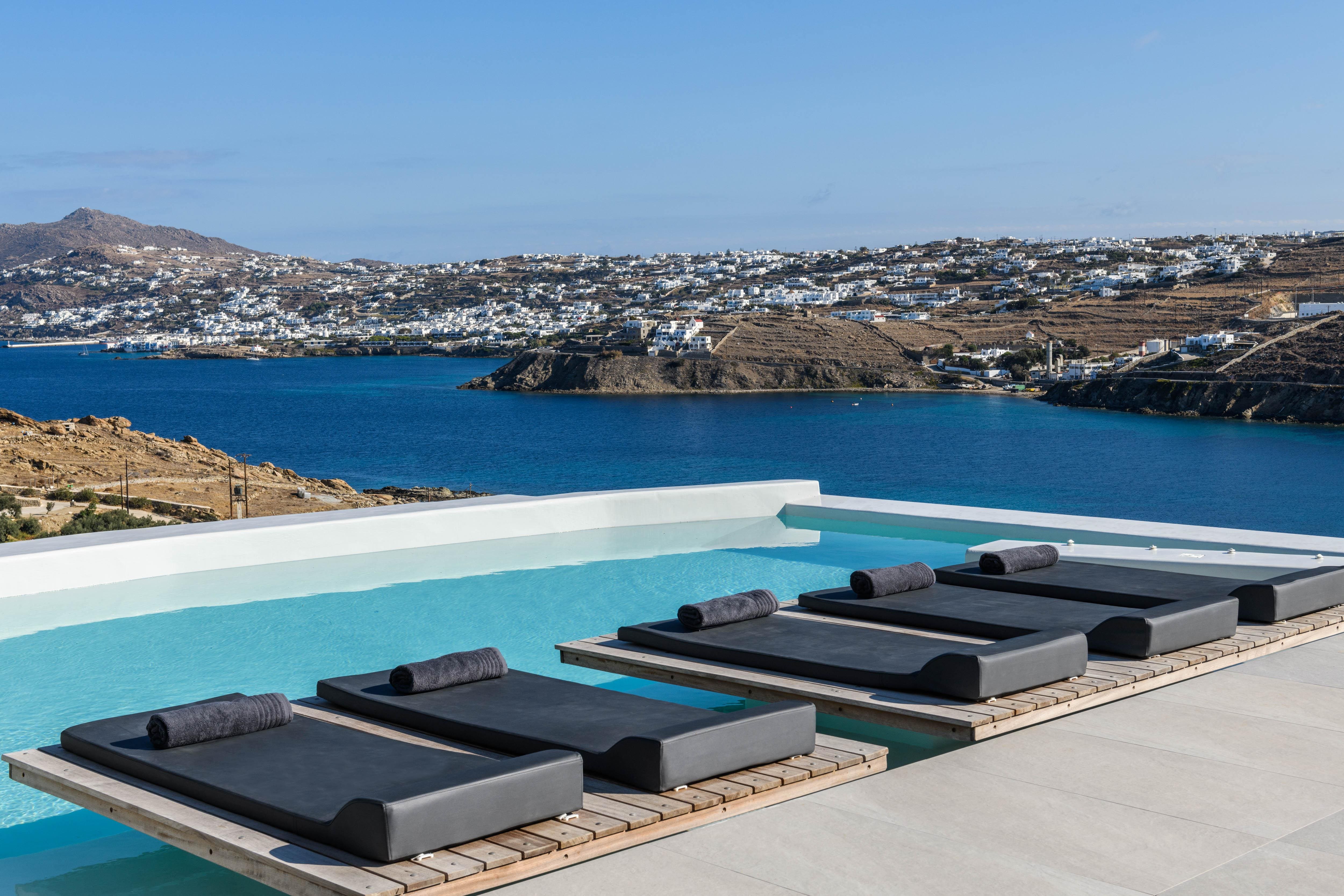 Villa Auge Agios Ioannis Ornos: Luxury 7-Bedroom Villa with Infinity Pool and Sea Views, Mykonos