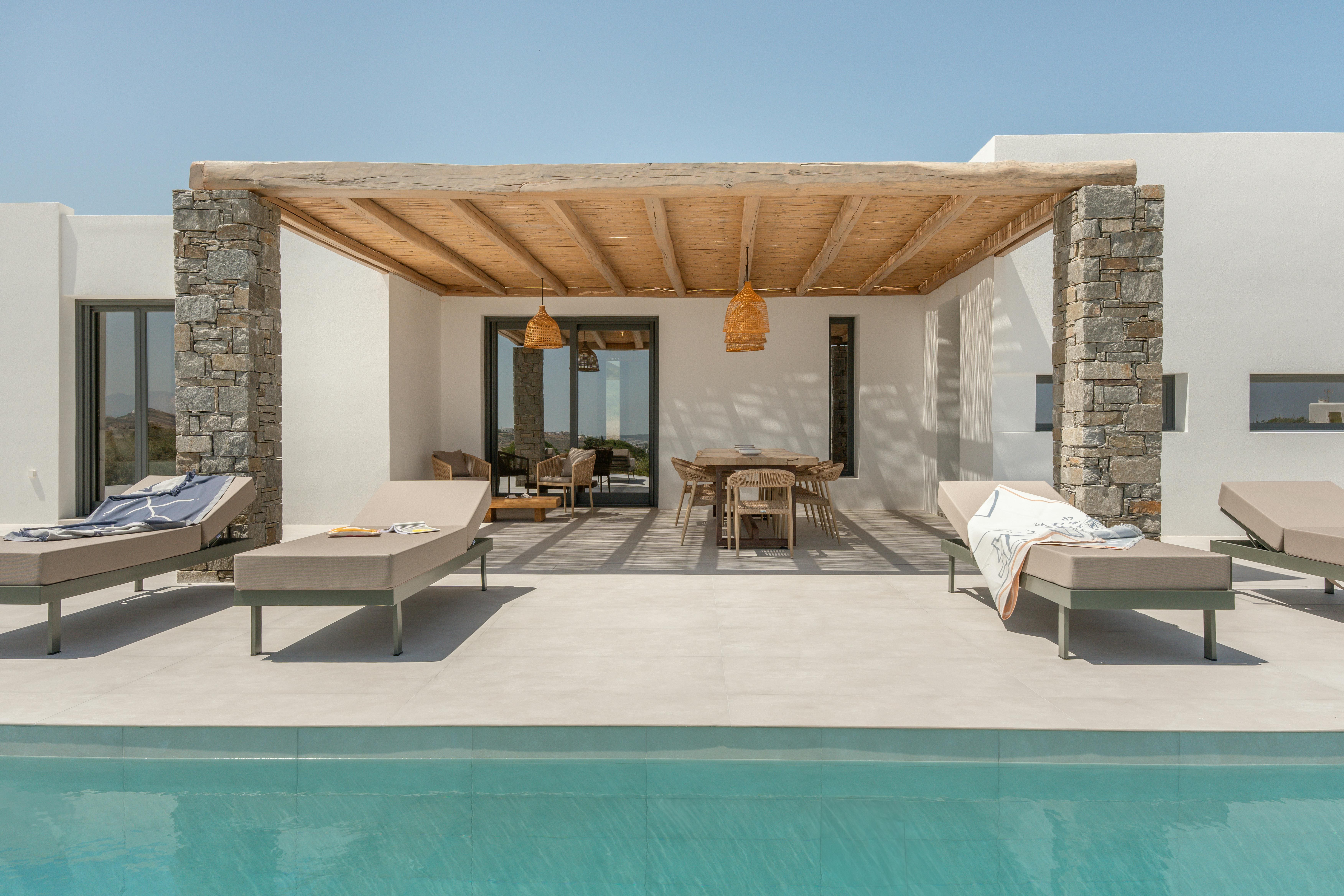 Villa Ostria Piso Livadi Paros: 3-Bedroom Luxury Villa with Seaview and Pool, Paros
