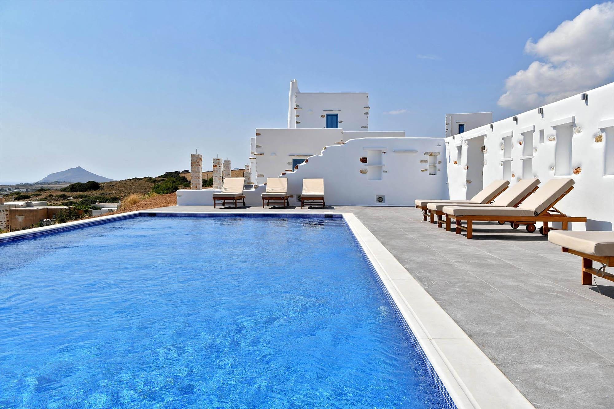 Villa Lysias Piso Livadi Paros-744067: Spacious 3-Bedroom Apartment with Pool and Sea Views, Paros