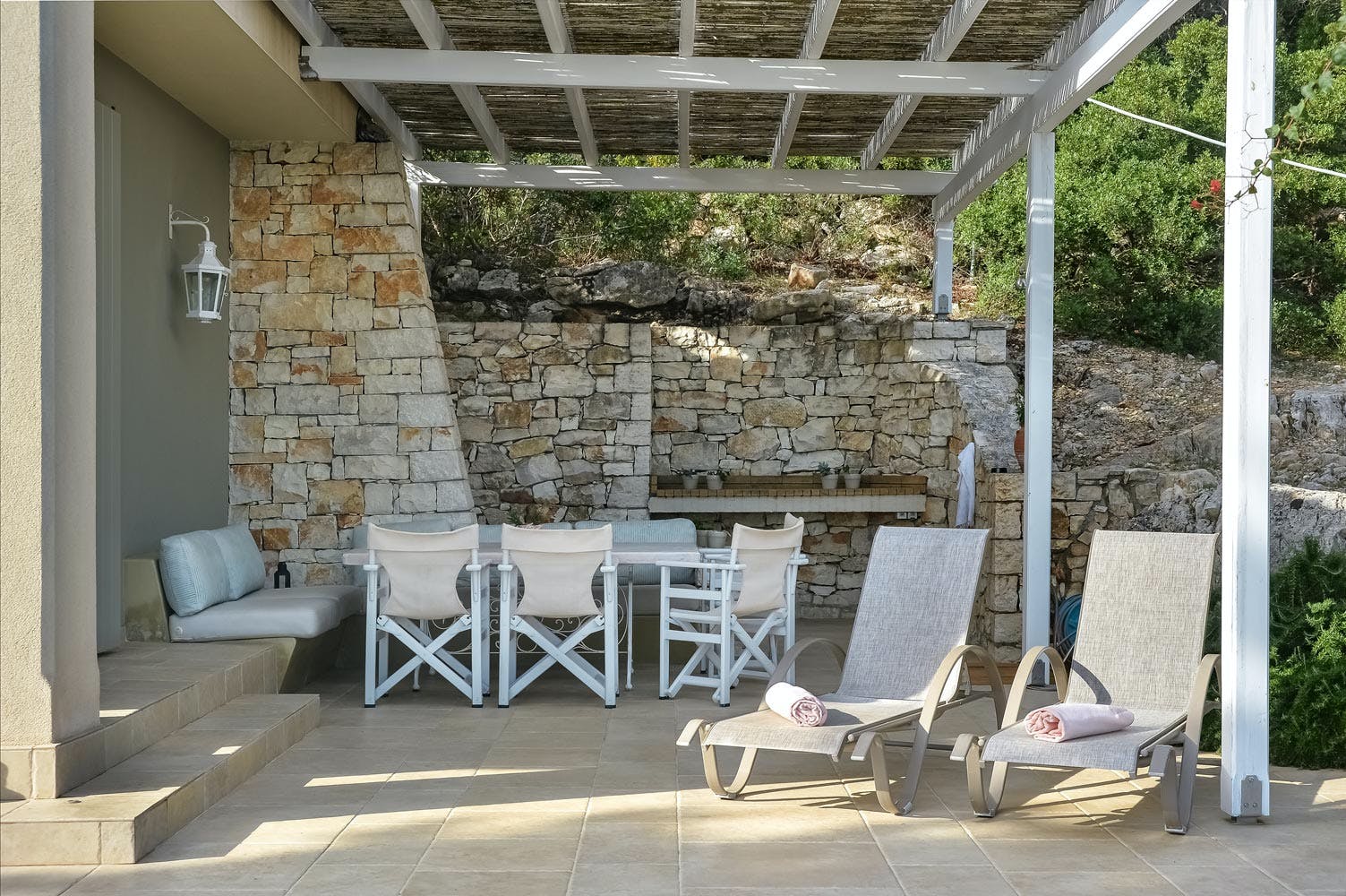Villa Kaikias Gaios Paxi: 4-Bedroom Luxury Apartment with Sea View and Pool, Paxi