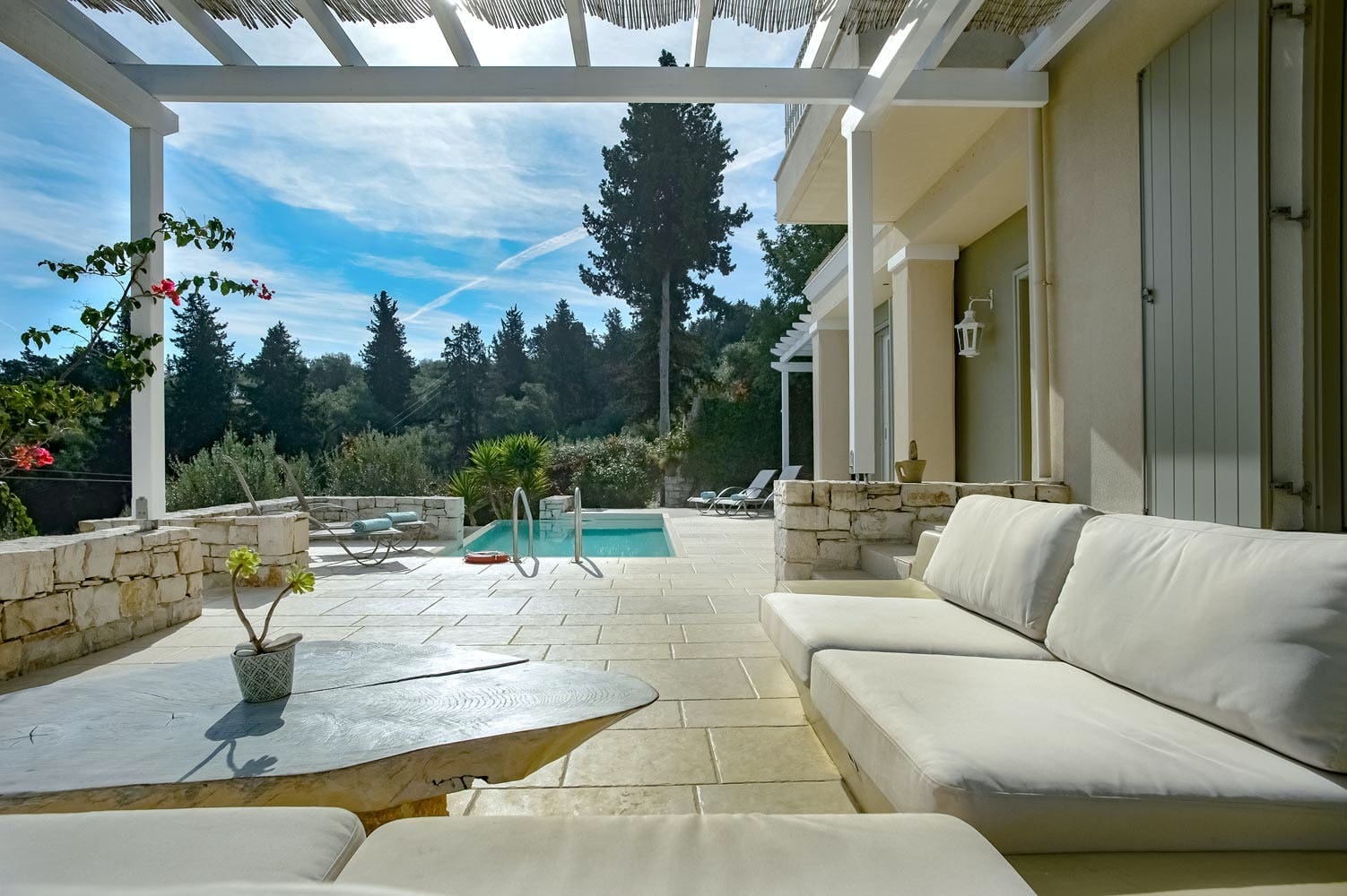 Villa Kaikias Gaios Paxi: 4-Bedroom Luxury Apartment with Sea View and Pool, Paxi