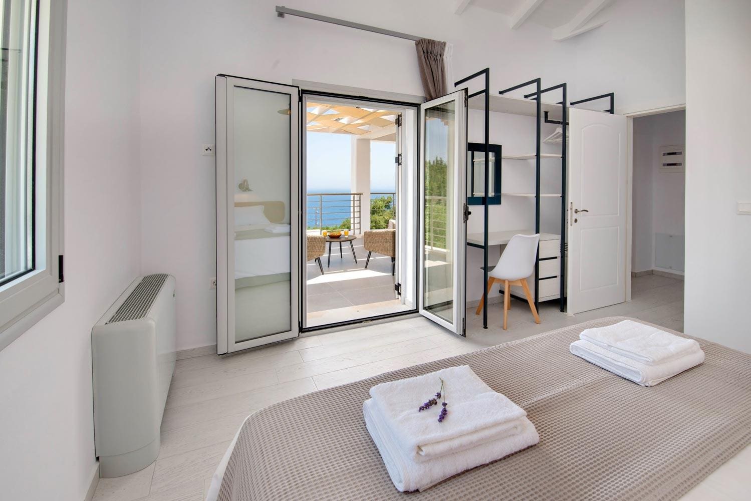 Villa Lefki Mongonissi Paxi: Luxury 4-Bedroom Apartment with Seaview and Pool, Paxi