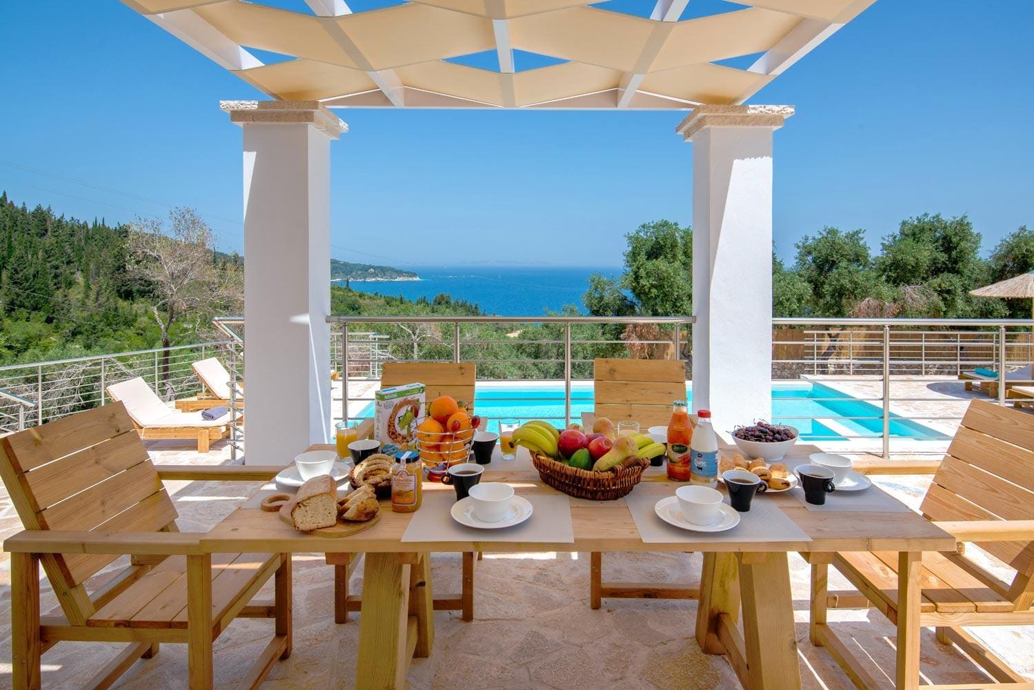 Villa Lefki Mongonissi Paxi: Luxury 4-Bedroom Apartment with Seaview and Pool, Paxi