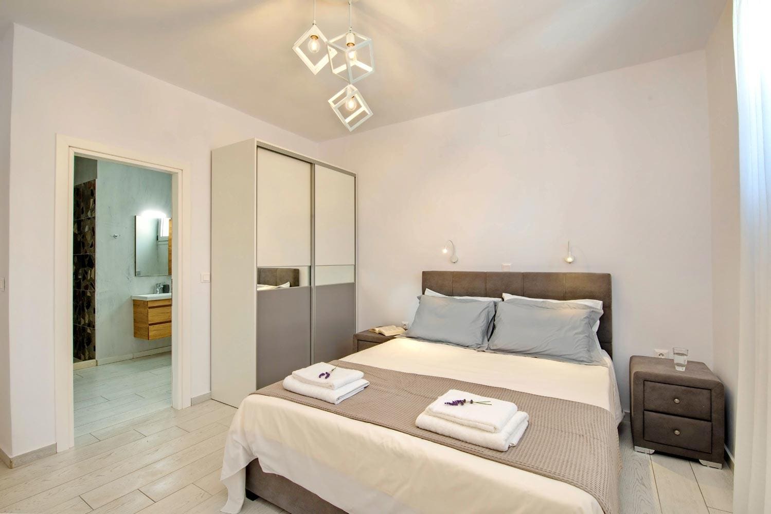 Villa Lefki Mongonissi Paxi: Luxury 4-Bedroom Apartment with Seaview and Pool, Paxi