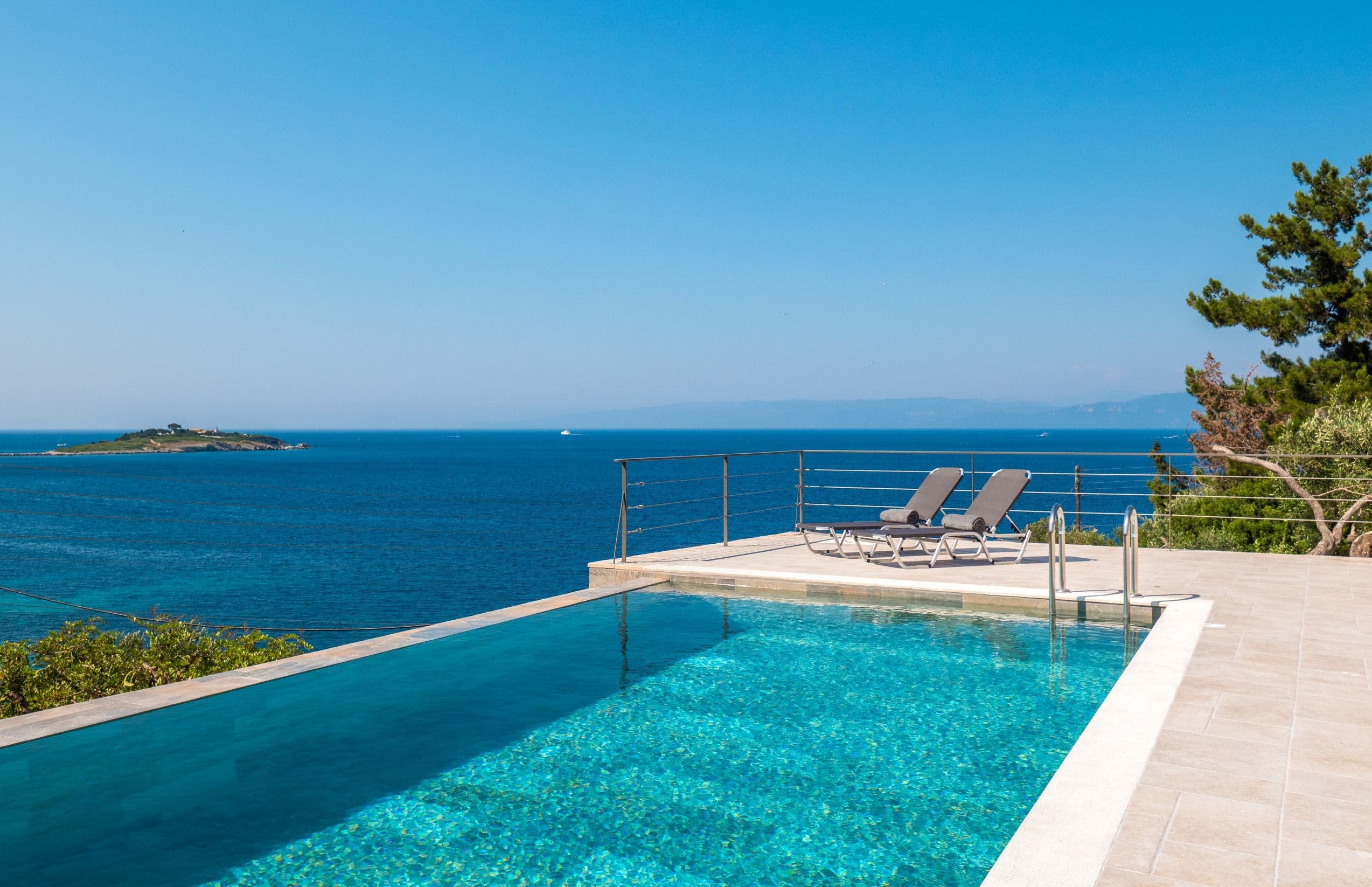 Villa Ostria Voutoumi Paxi: Elegant 3-Bedroom Apartment with Sea Views and Pool, Paxi