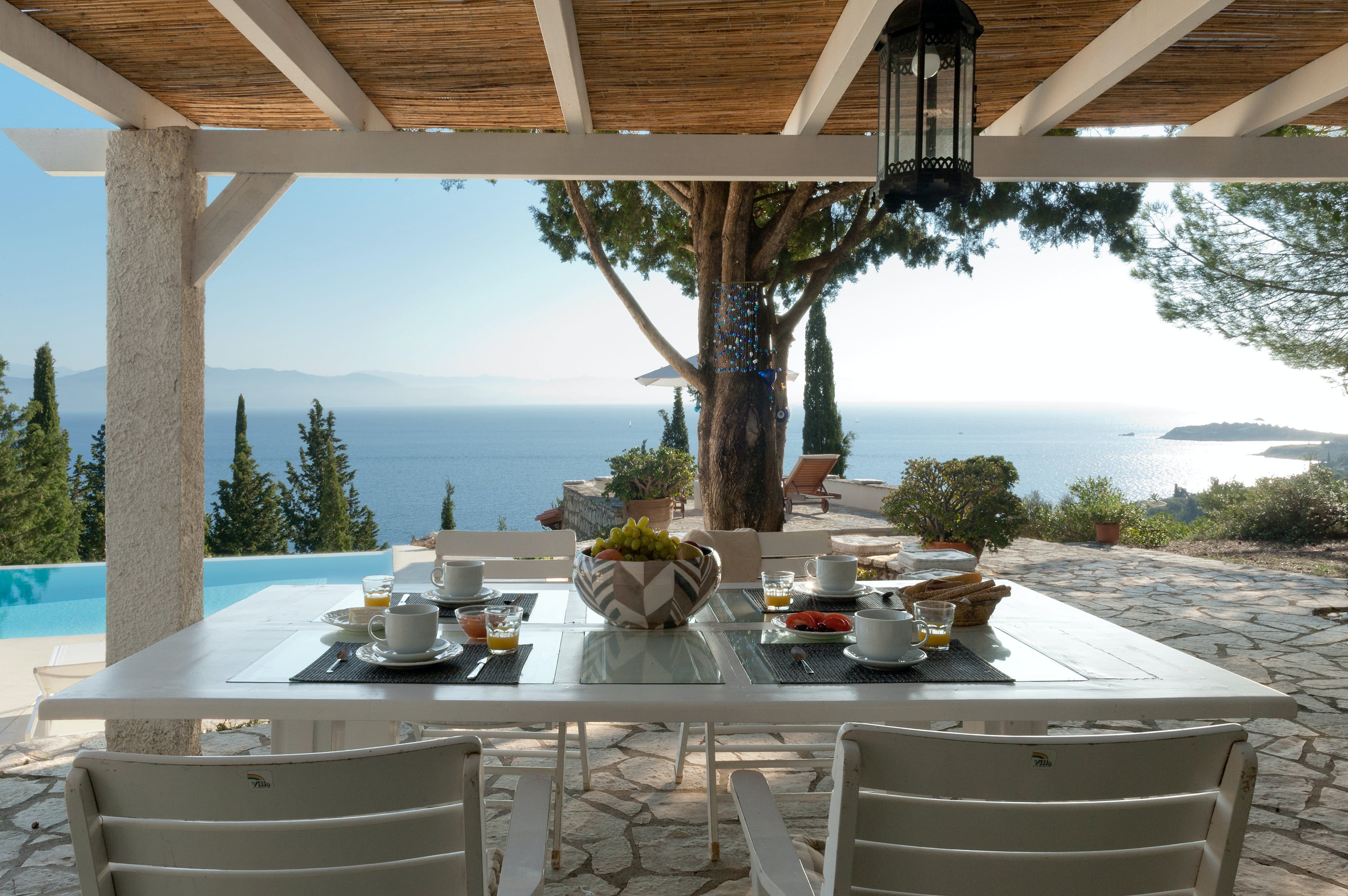 Villa Meltemi Paxi: Luxury 4-Bedroom Apartment with Infinity Pool and Sea Views, Paxi