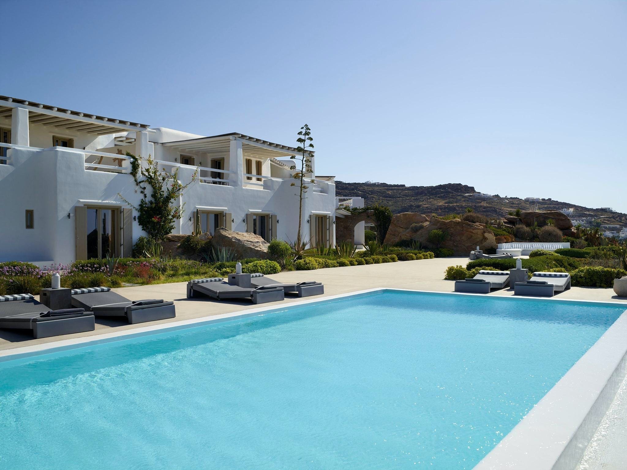Villa Ostria Agia Anna Platis Gialos: Luxury 16-Bedroom Villa with Infinity Pool, Mykonos