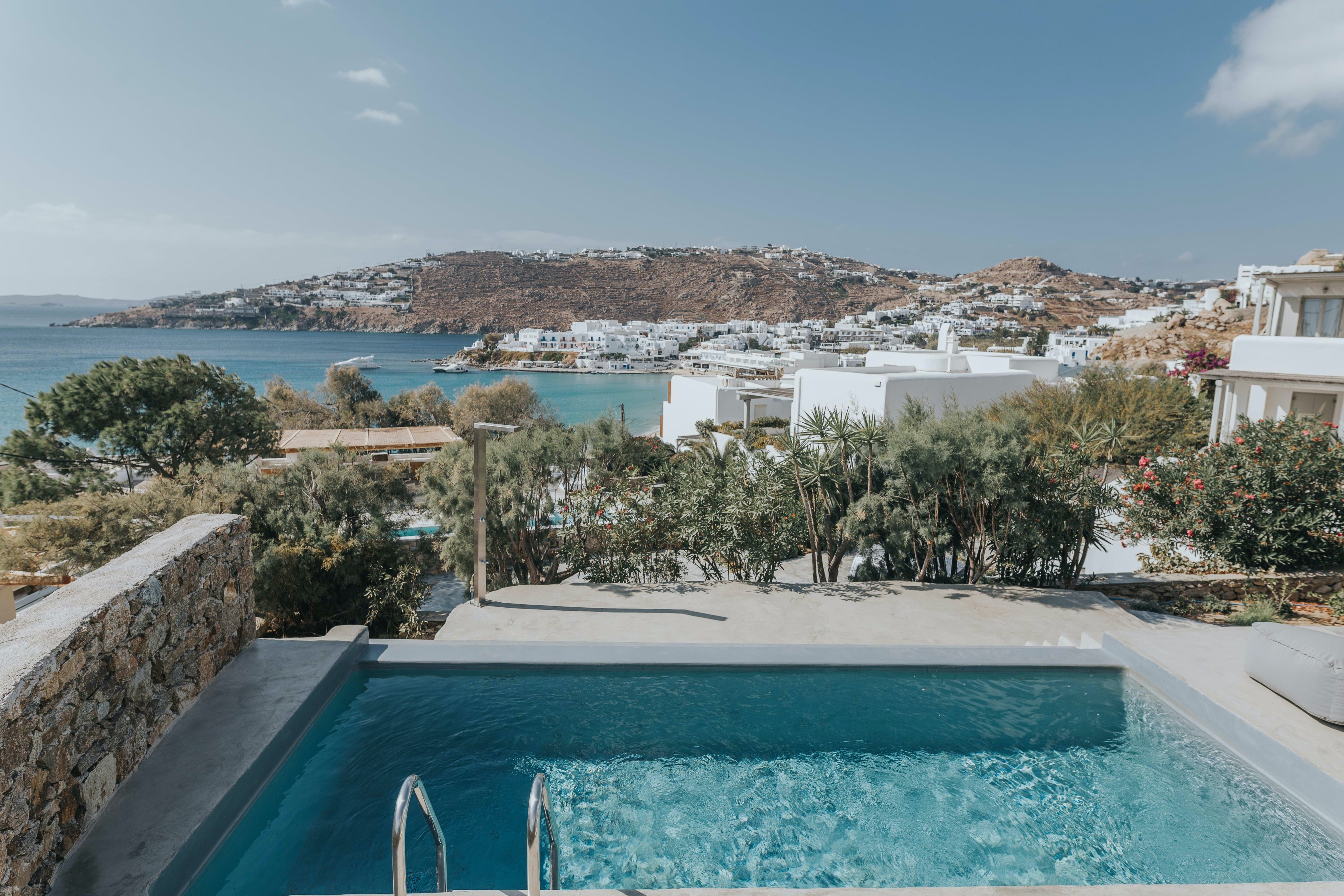 Villa Boreas Armenistis Platis Gialos: Spacious 6-Bedroom Apartment with Pool and Seaview, Platis Gialos
