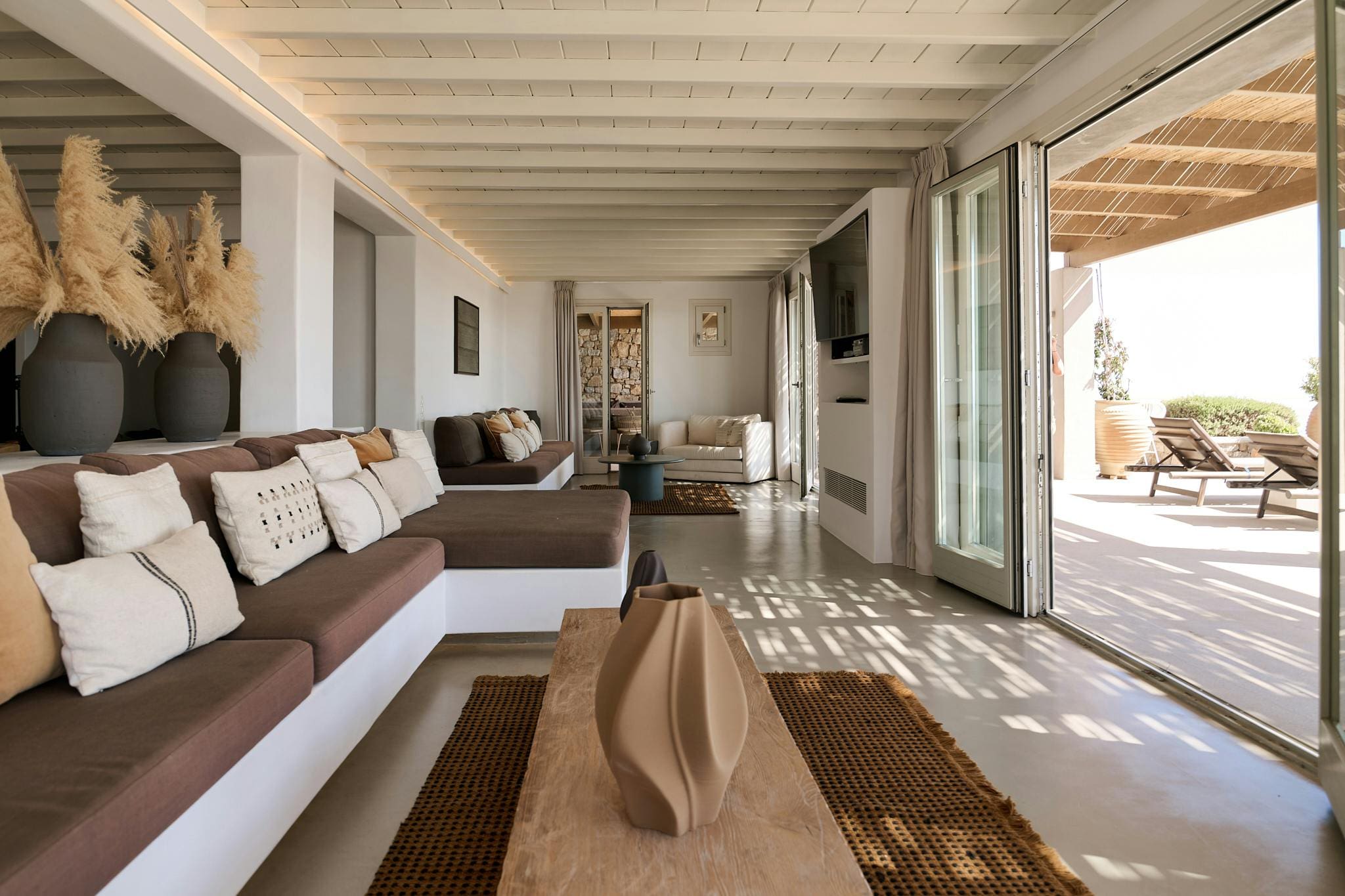 Villa Ostria Episkopi Psarou: Chic 6-Bedroom Villa with Sea Views and Pool, Psarou Mykonos
