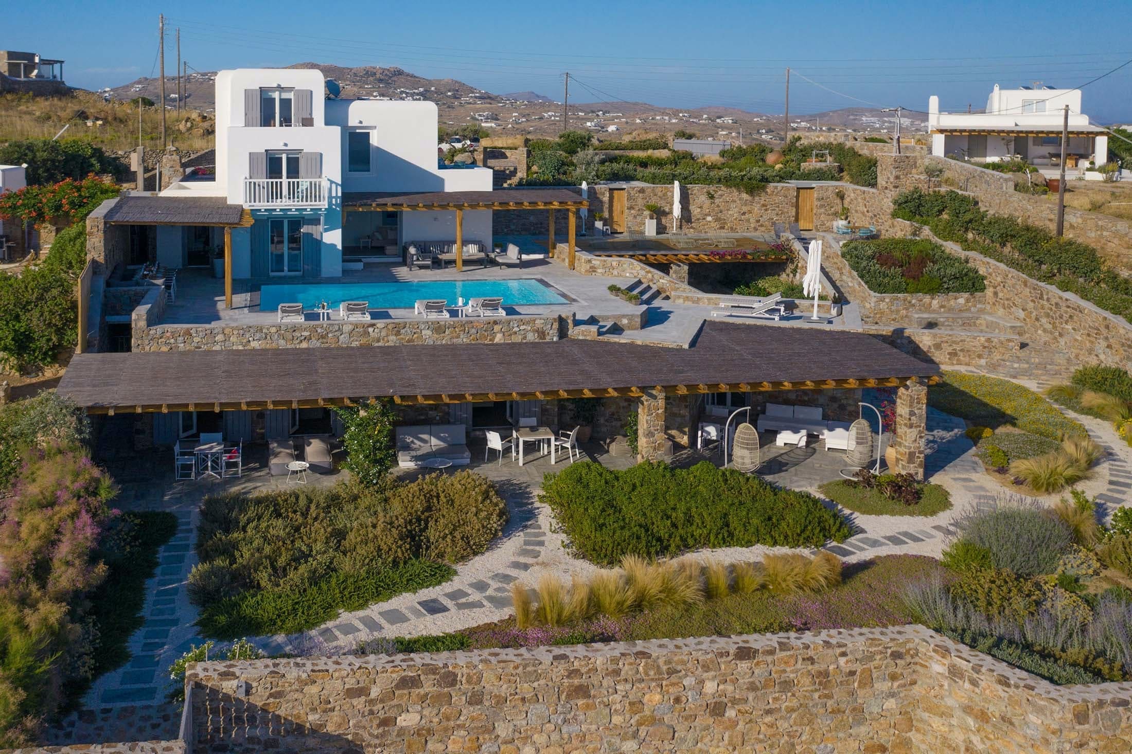Villa Lysias Kalafatis Psarou: Luxury 6-Bedroom Apartment with Stunning Seaviews, Psarou Mykonos