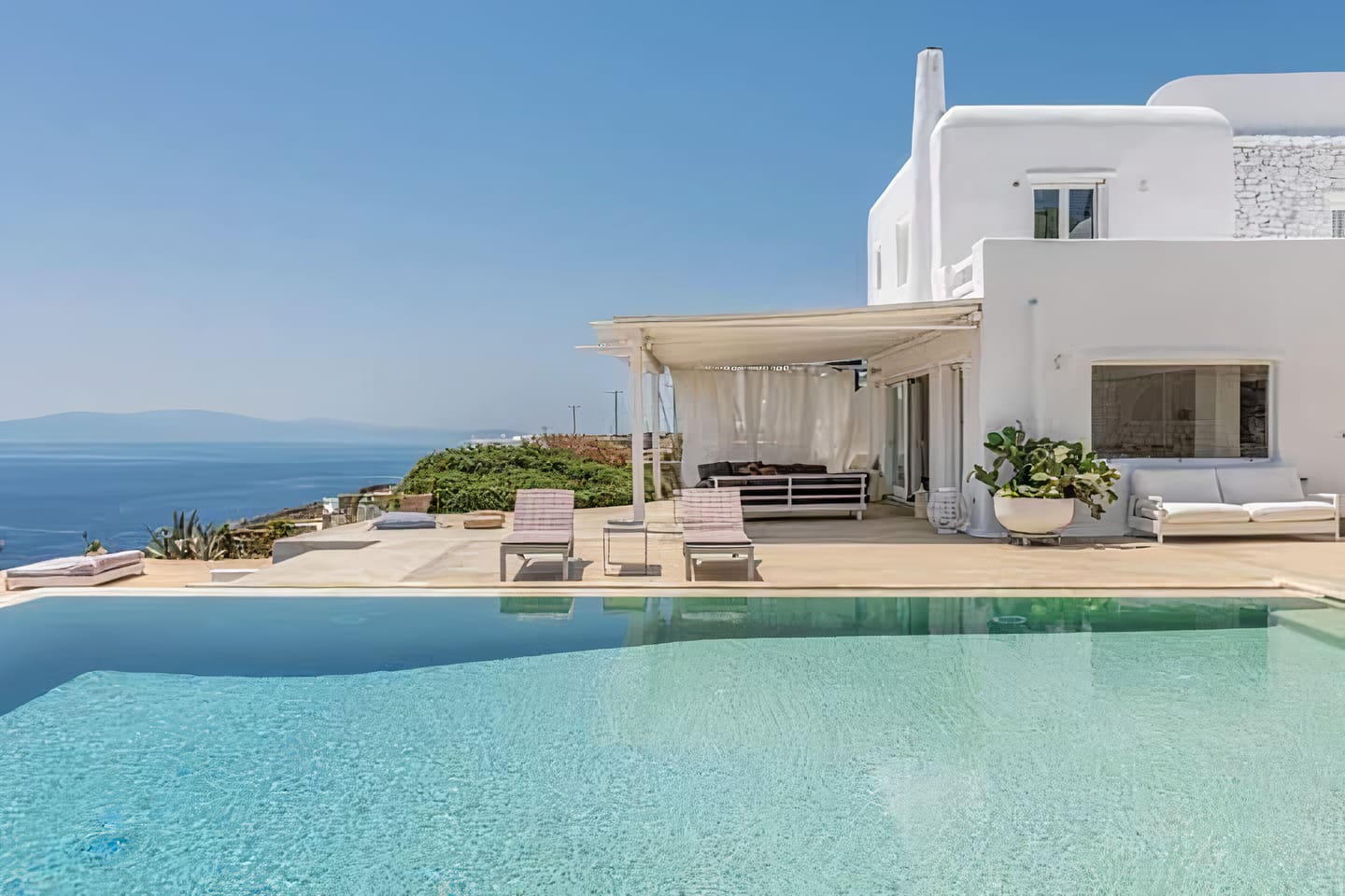 Villa Lefkos Hatzidi Psarou: Spacious 6-Bedroom Apartment with Pool, Psarou