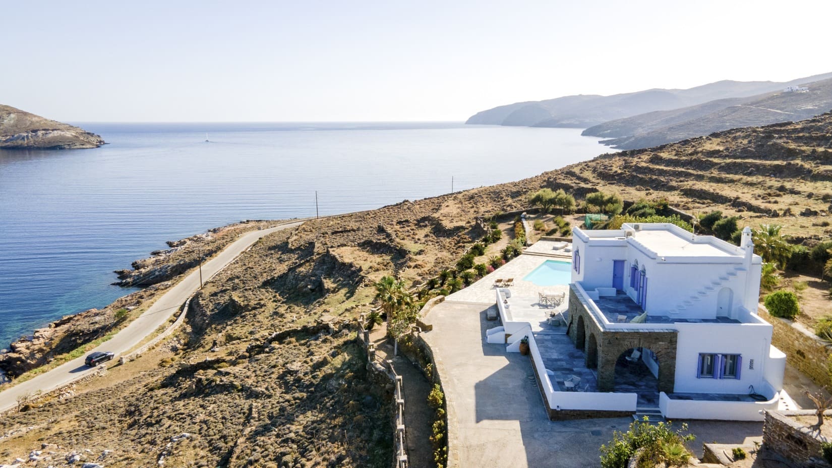 Villa Lysias Apiranthos Tinos: Luxurious 3-Bedroom Beachfront Villa with Pool, Tinos