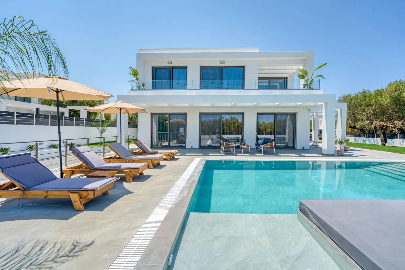 Villa Ostria Bochali Zakynthos Town: Luxury 4-Bedroom Villa with Private Pool, Zakynthos