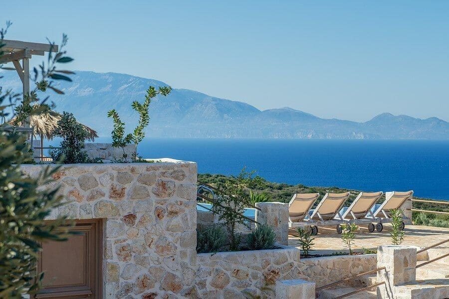 Villa Lefkos Bochali Zakynthos: Spacious 4-Bedroom Apartment with Infinity Pool and Seaview, Zakynthos