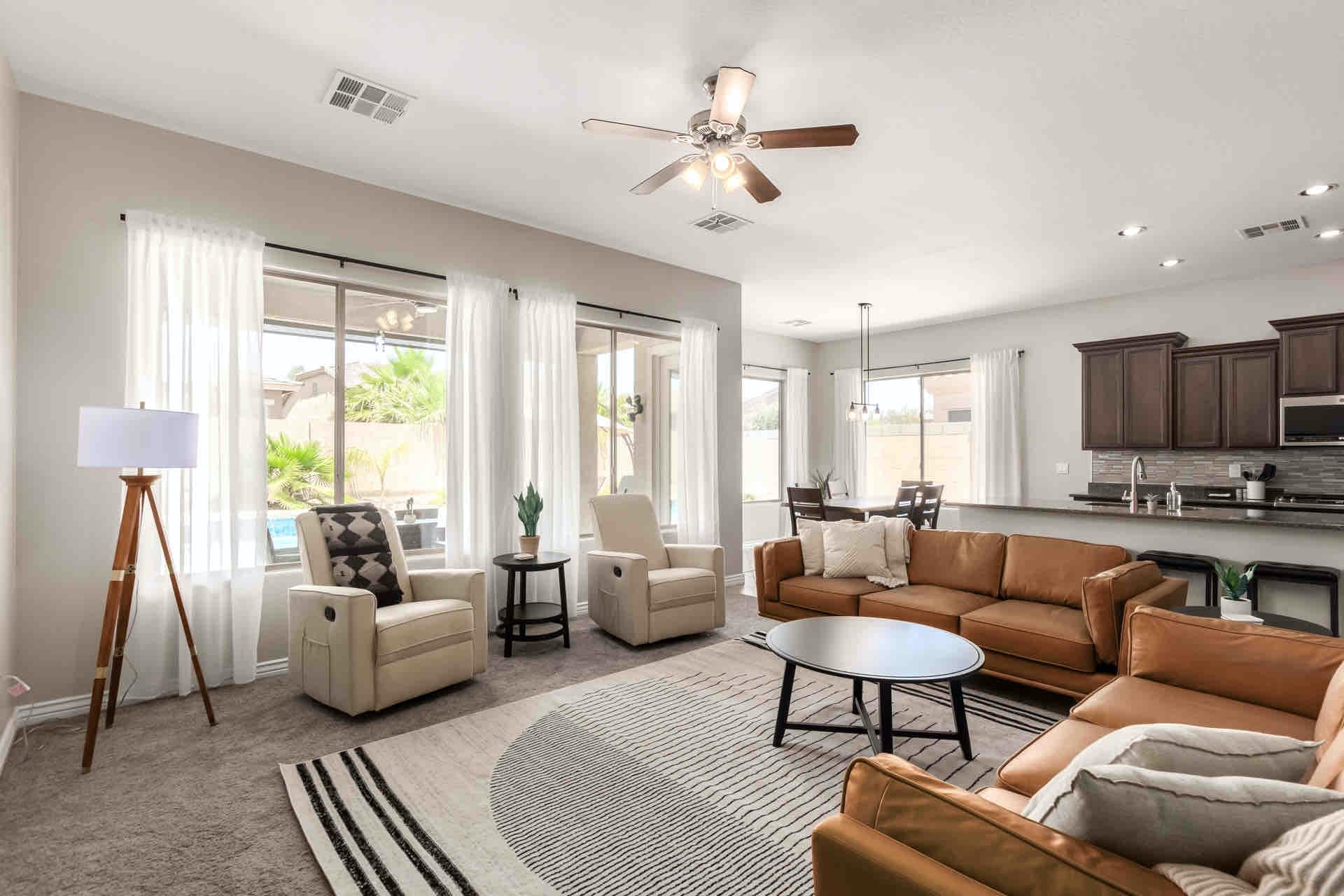 Villa Mesquite Phoenix: Luxury 4-Bedroom Villa with Private Pool and Tennis Court, Phoenix