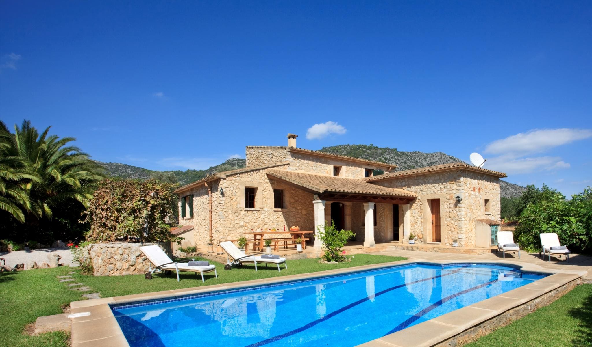 Villa Moragues Pollença: Luxury 3-Bedroom Villa with Private Pool and Sea Views, Mallorca