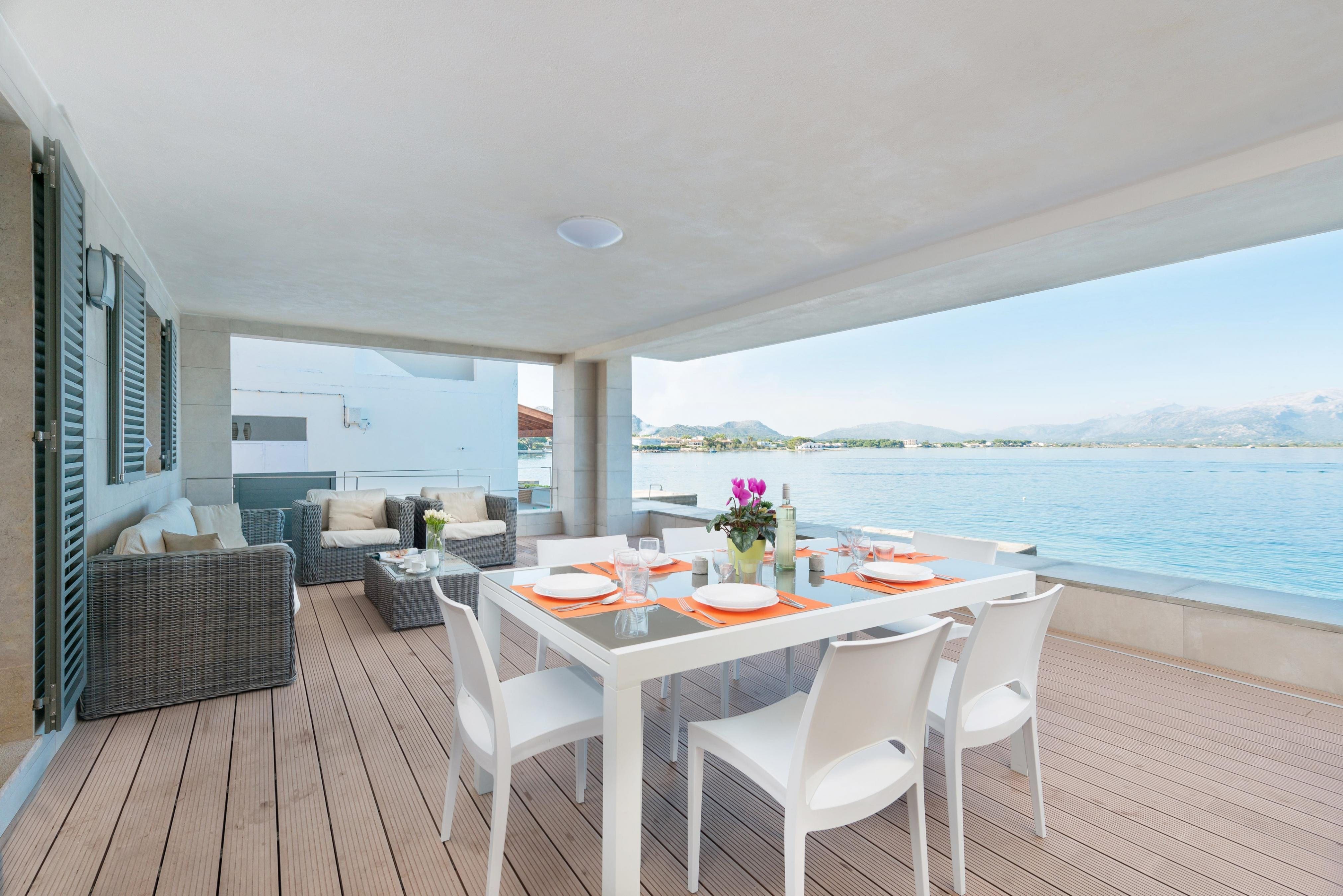 Villa Morer Vermell Alcudia: Chic 2-Bedroom Apartment Rental with Seaview and Beach Nearby, Alcudia