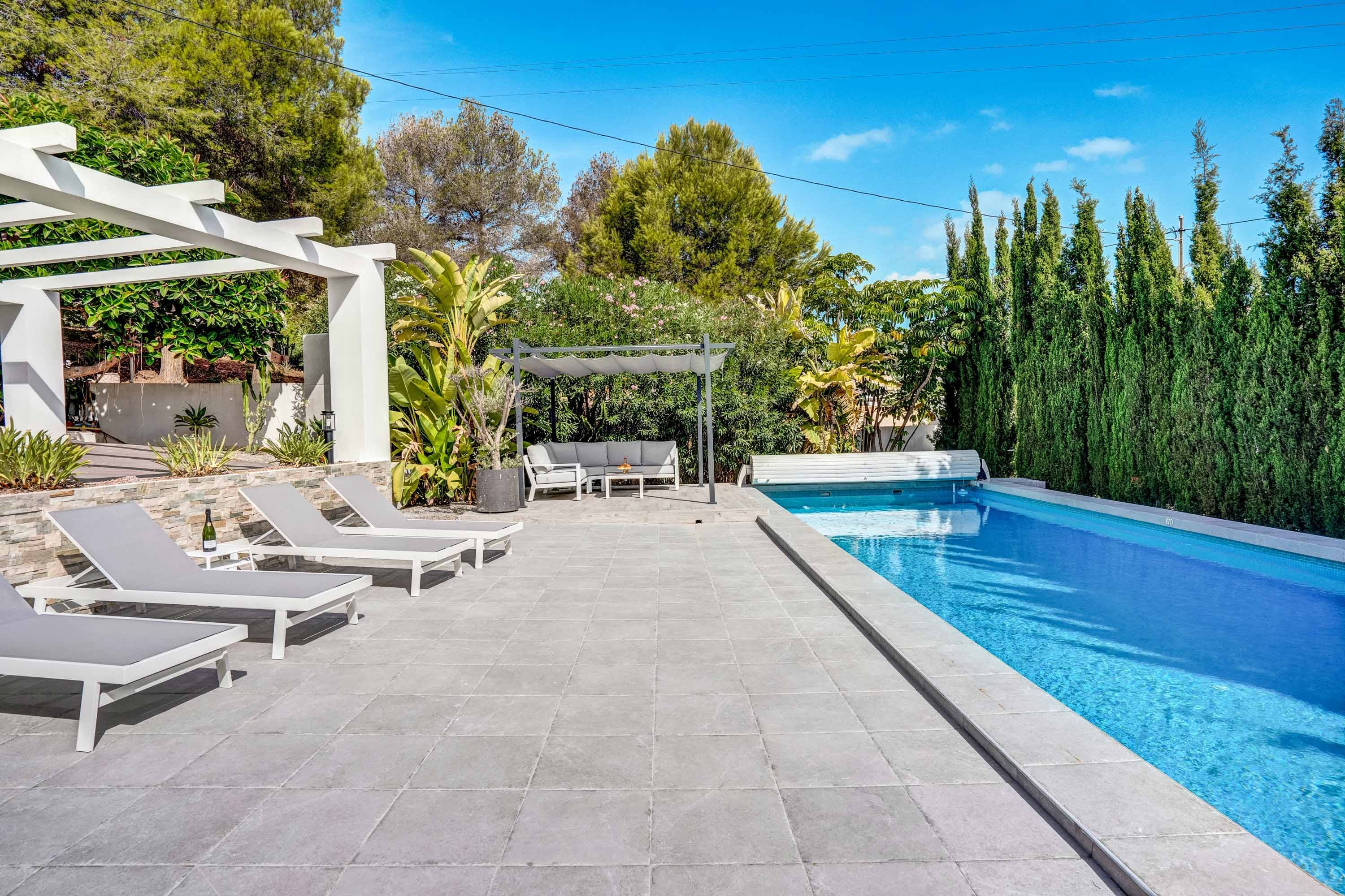 Villa Morisca Moraira: Luxury 5-Bedroom Villa with Private Pool and Sea Views, Moraira
