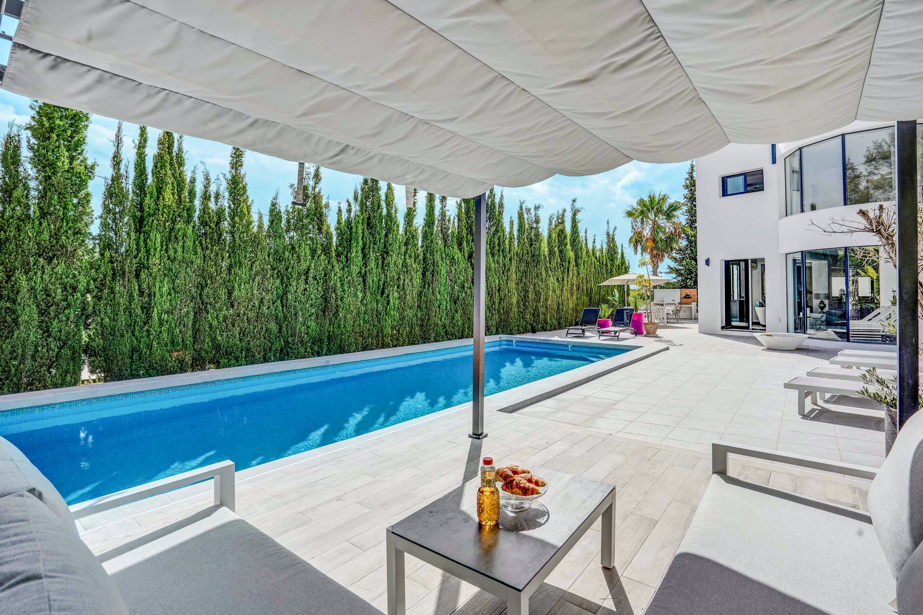 Villa Morisca Moraira: Luxury 5-Bedroom Villa with Private Pool and Sea Views, Moraira