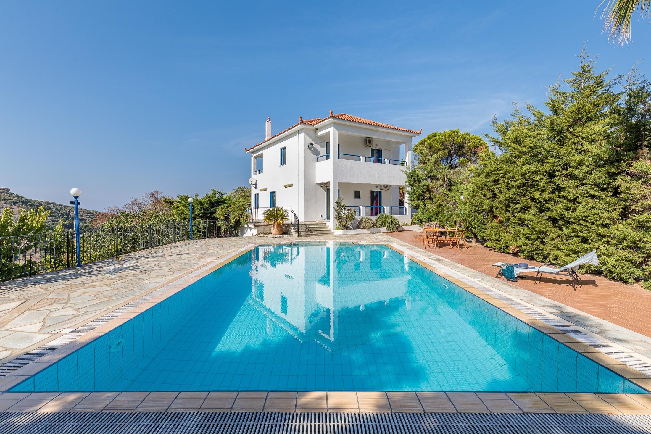 Villa Mylos Skopelos: Spacious 3-Bedroom Apartment Rental with Pool and Sea Views, Skopelos
