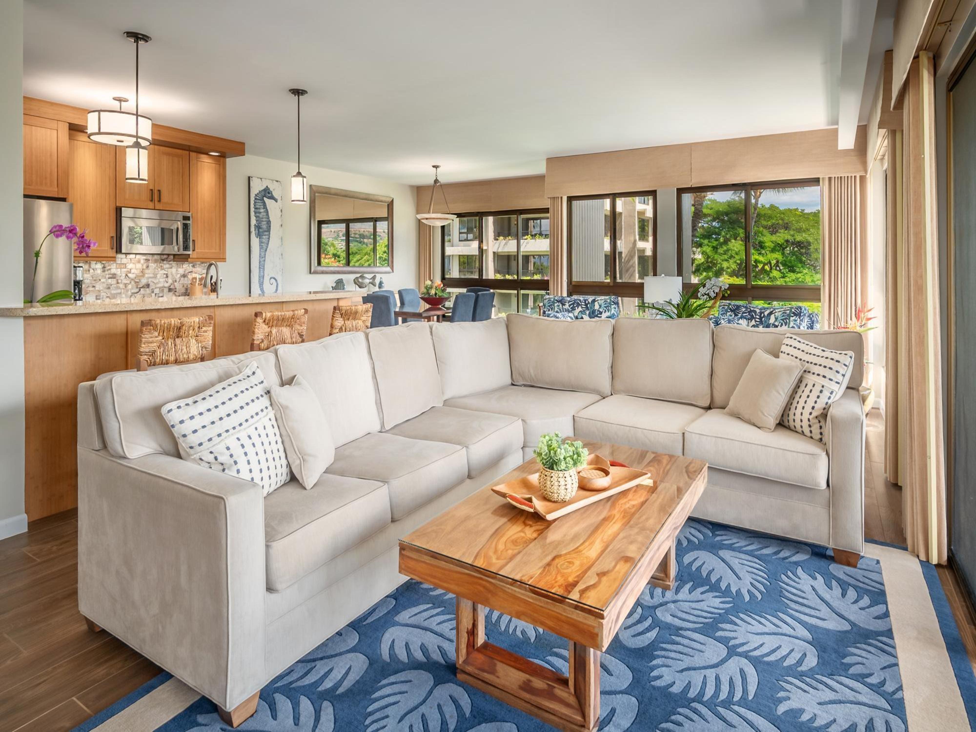 Villa Naupaka Lahaina Hawaii 2: Modern 2-Bedroom Apartment with Pool and Tennis Court, Hawaii