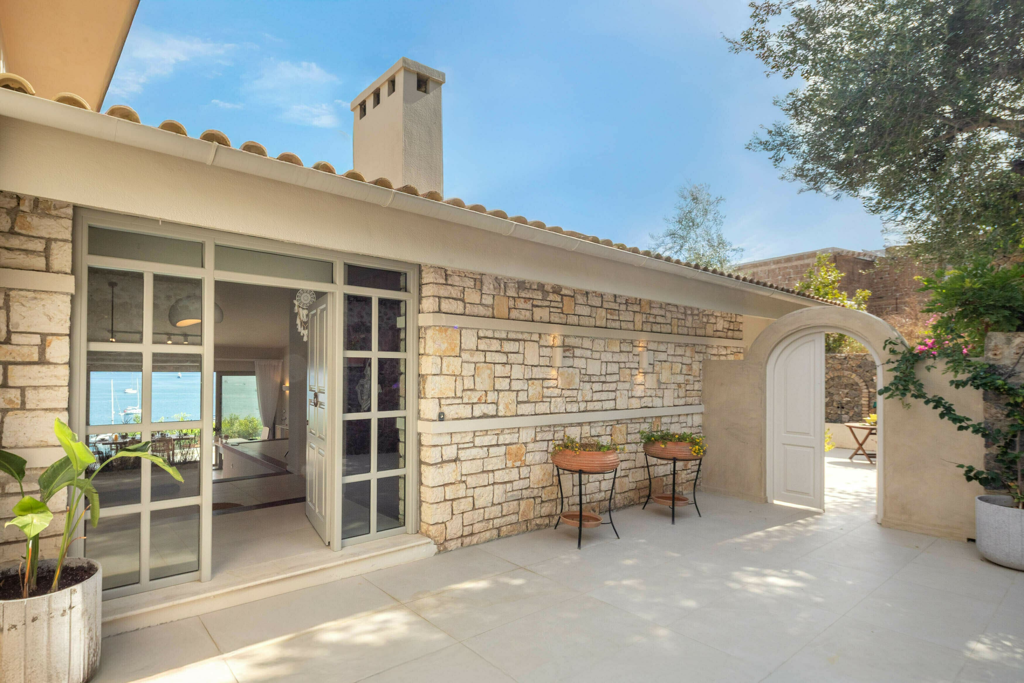 Villa Nireas Corfu: Luxury 4-Bedroom Villa with Private Pool and Sea Views, Corfu
