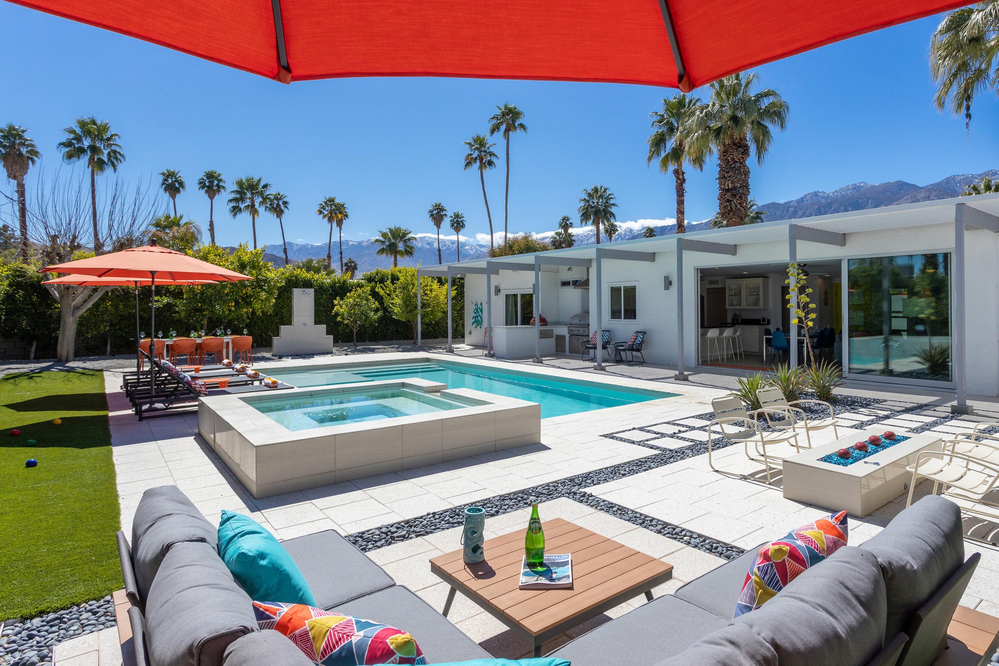 Villa Aurore Painted Hills Cathedral City: Luxury 4-Bedroom Apartment with Private Pool and Hot Tub, Cathedral City
