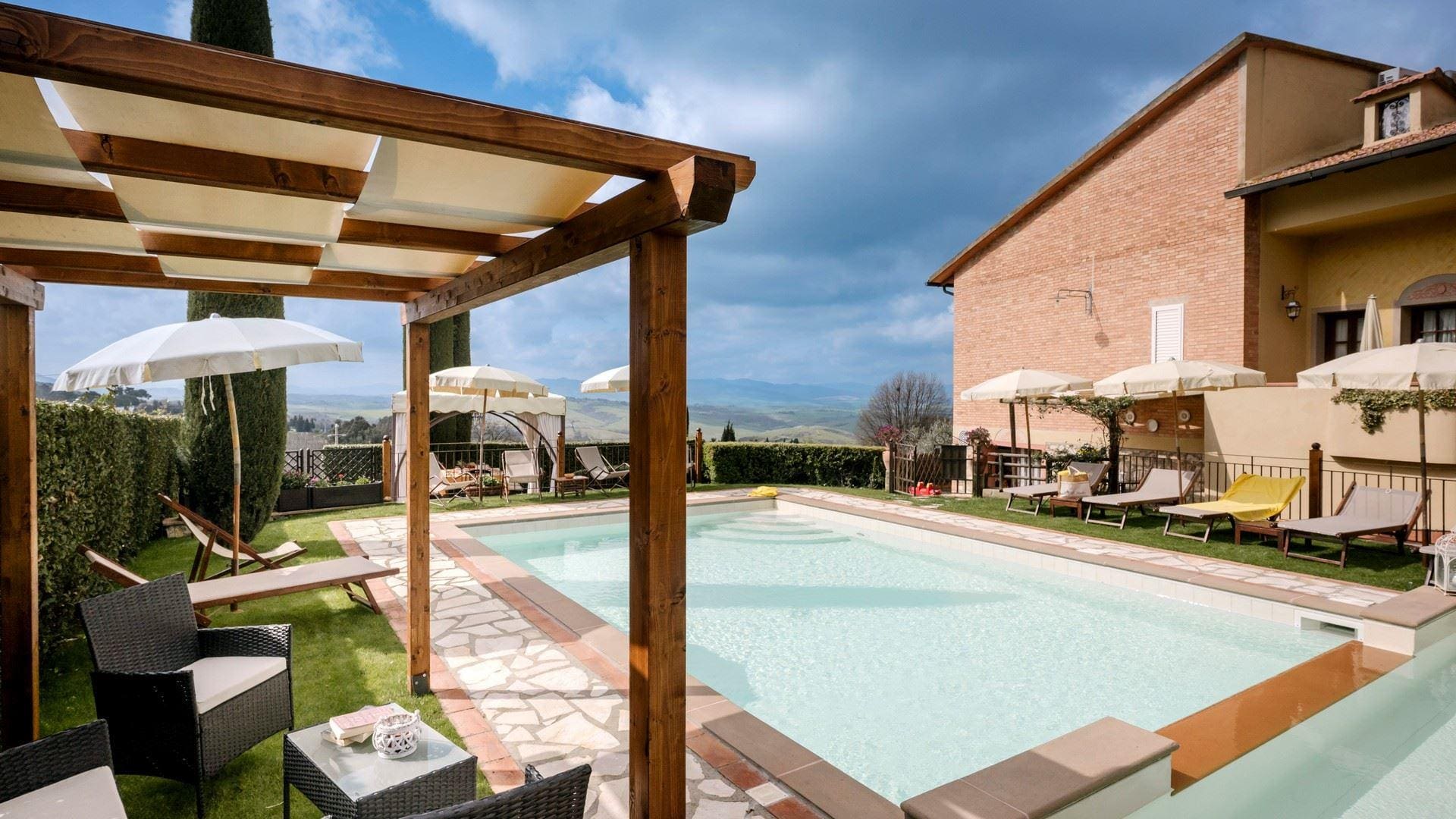 Villa Palaia San Miniato: Luxury 4-Bedroom Villa with Private Pool and Countryside Views, San Miniato
