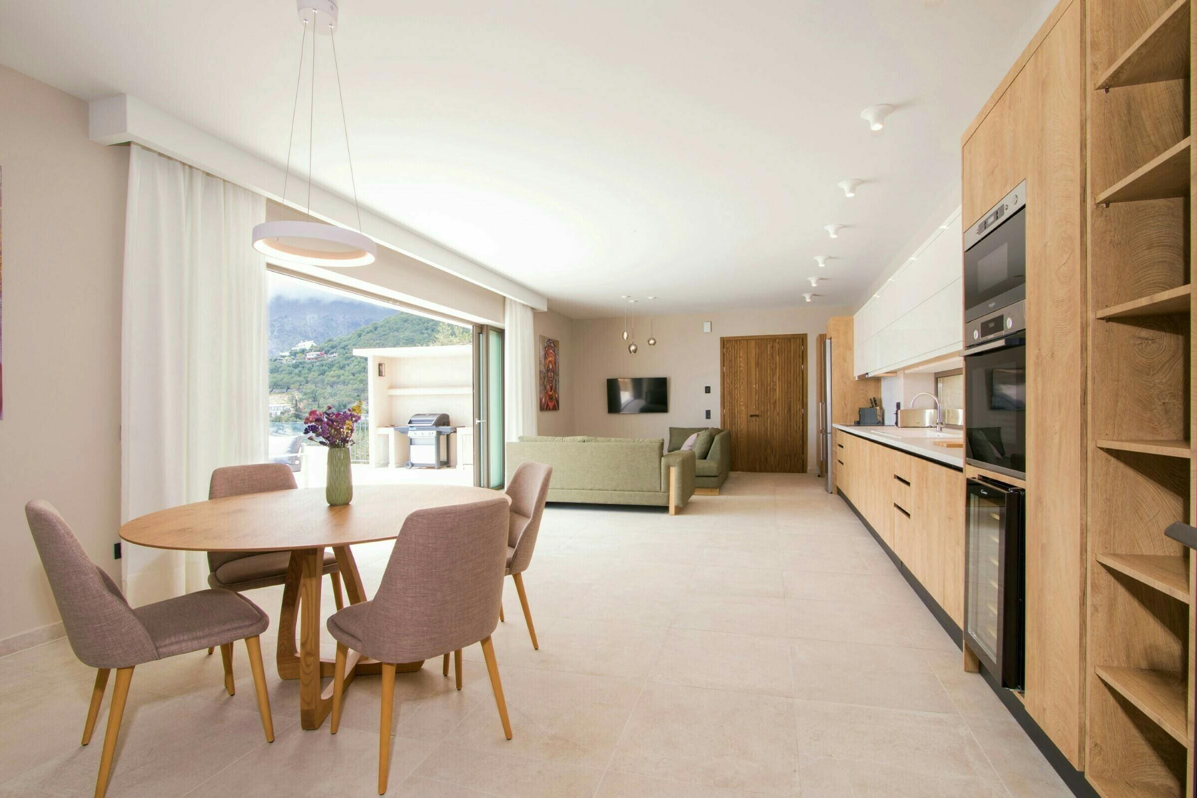 Villa Pantokrator Barbati: Elegant 2-Bedroom Villa with Infinity Pool, Barbati, Corfu