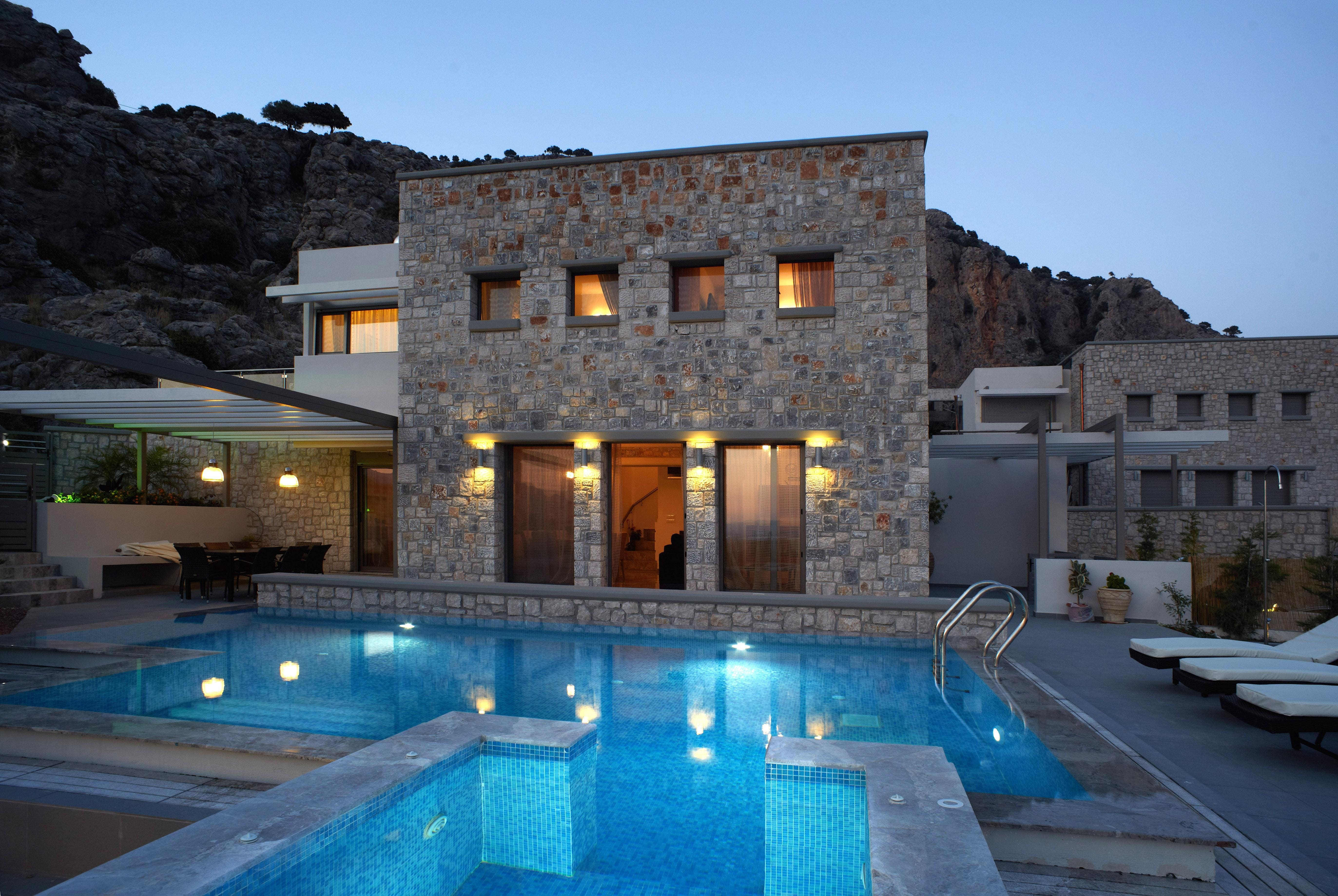 Villa Pefki Lindos: Luxury 3-Bedroom Apartment with Sea Views and Pool, Lindos