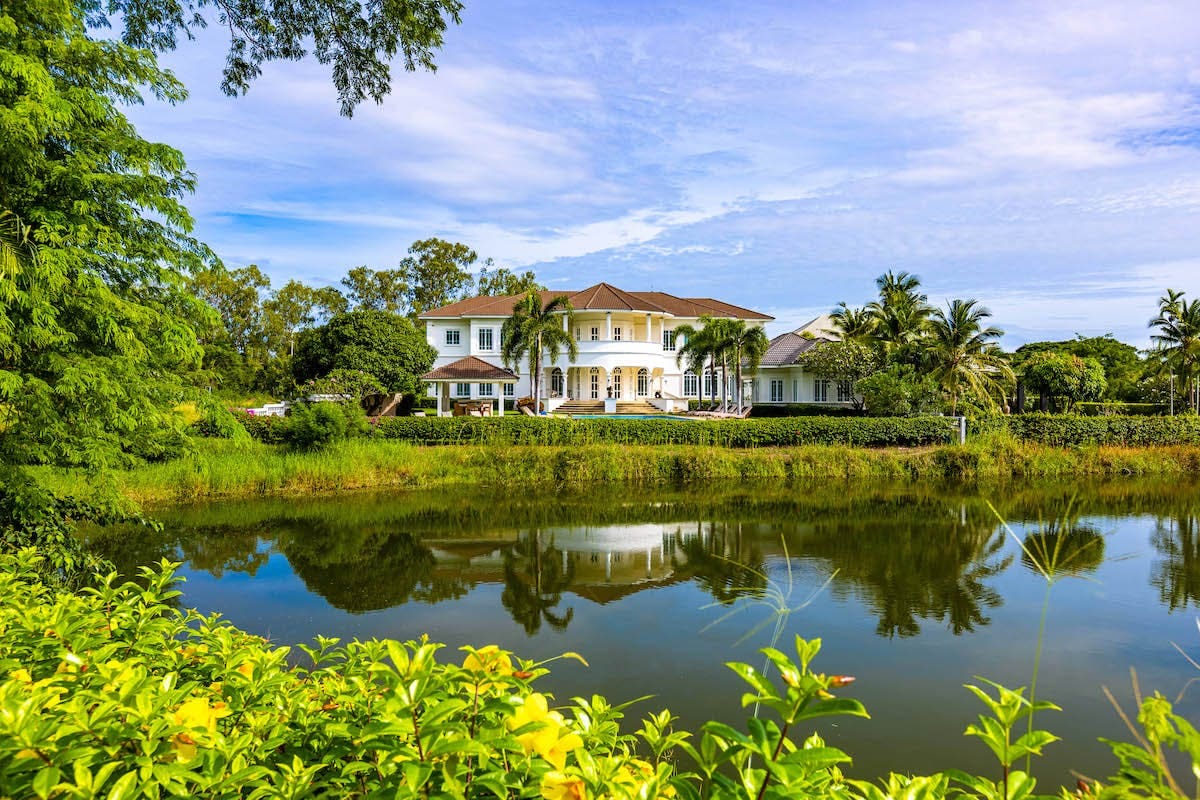 Villa Phikun Phetchaburi: Elegant 8-Bedroom Villa with Beachfront Views, Phetchaburi Province