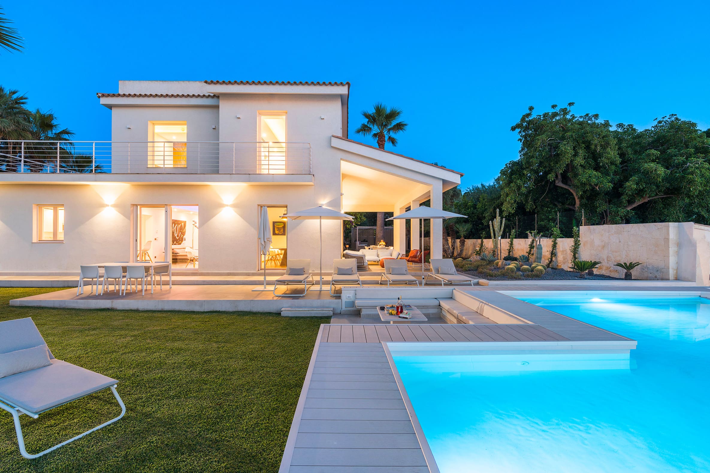 Villa Ambrato Grotta Syracuse: Luxury 4-Bedroom Villa with Private Pool and Seaview, Syracuse