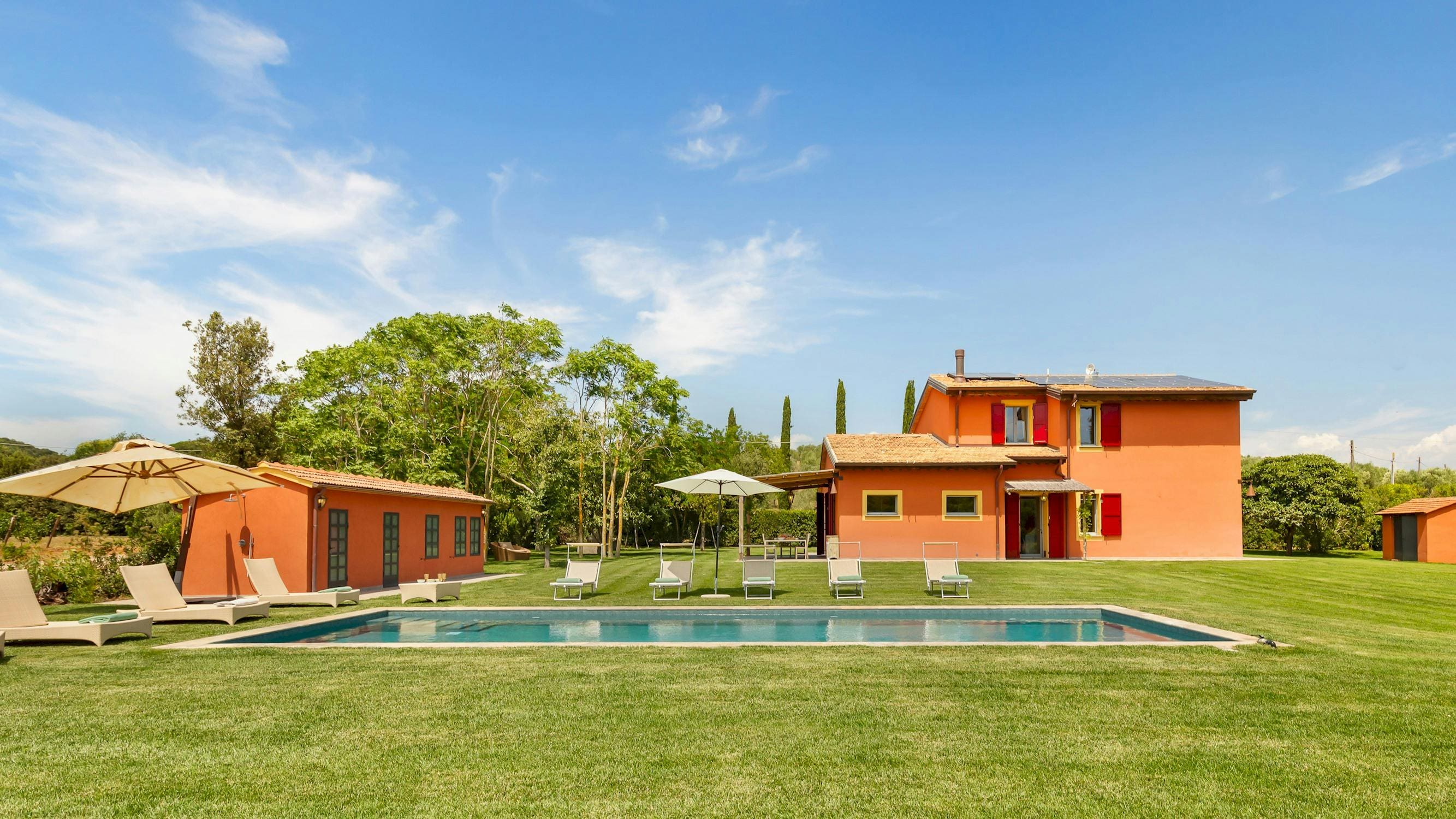 Villa Levante Marina Di Grosseto: 5-Bedroom Luxury Villa with Pool and Countryside Views, Grosseto