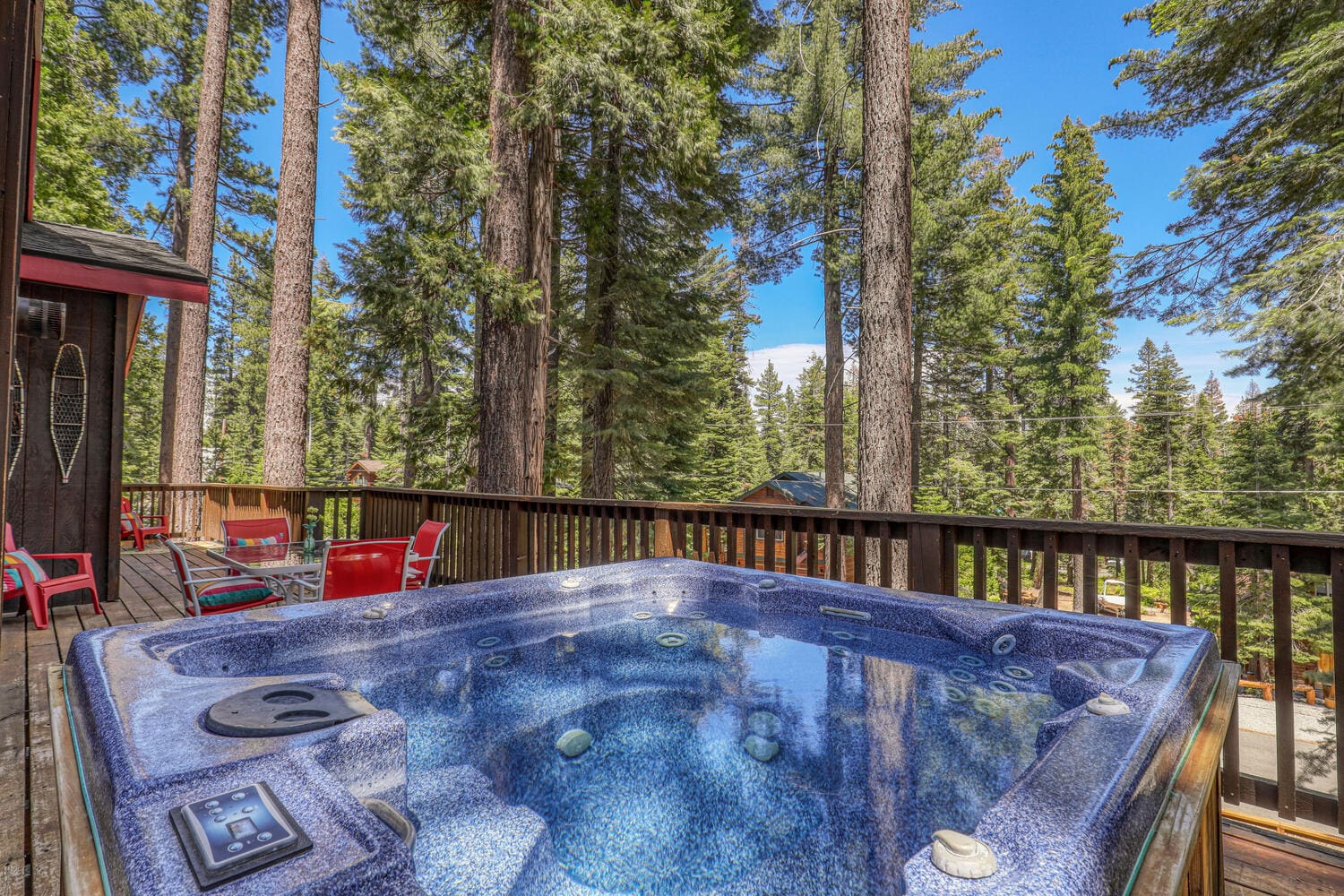 Villa Ponderosa Tahoma: Luxury 3-Bedroom Villa with Hot Tub and Family-Friendly Amenities, Lake Tahoe