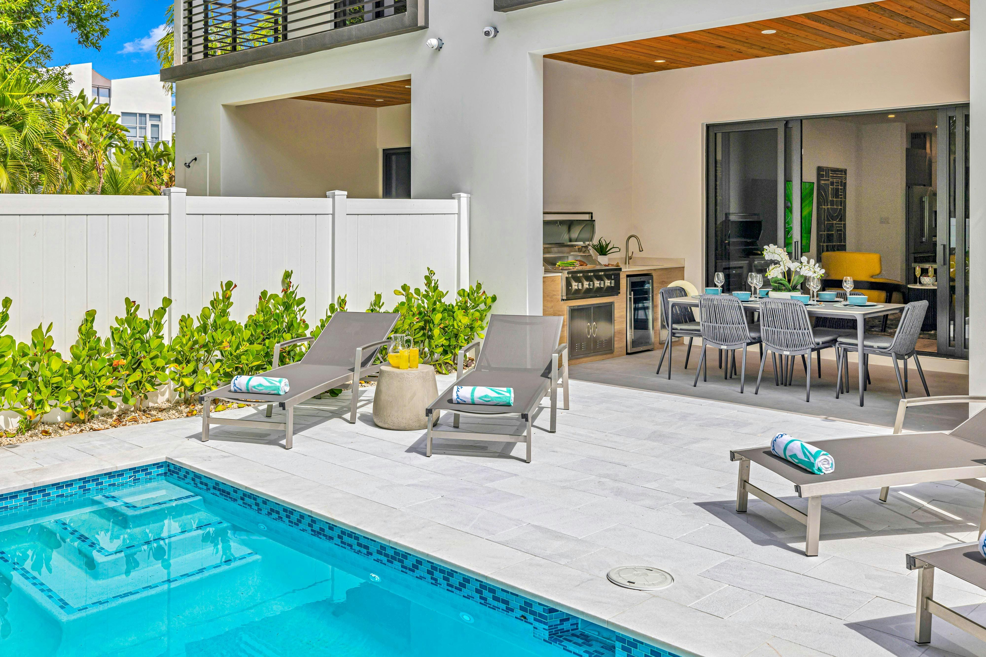 Villa RioVista Fort Lauderdale: Luxury 9-Bedroom Villa with Private Pools and Sea Views, Fort Lauderdale