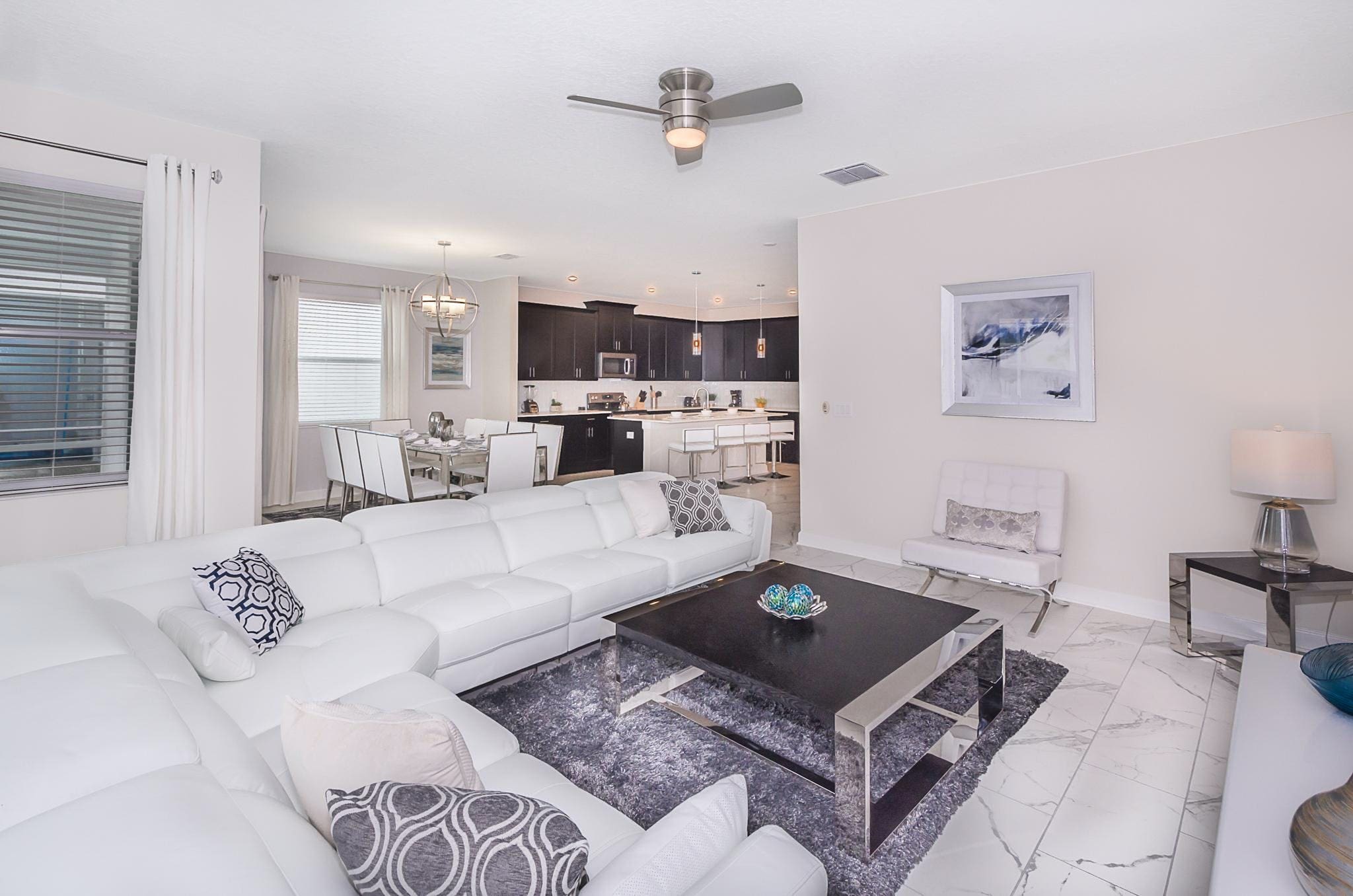 Villa Sabal ChampionsGate: Luxury 6-Bedroom Villa with Private Pool and Tennis Court, Osceola County