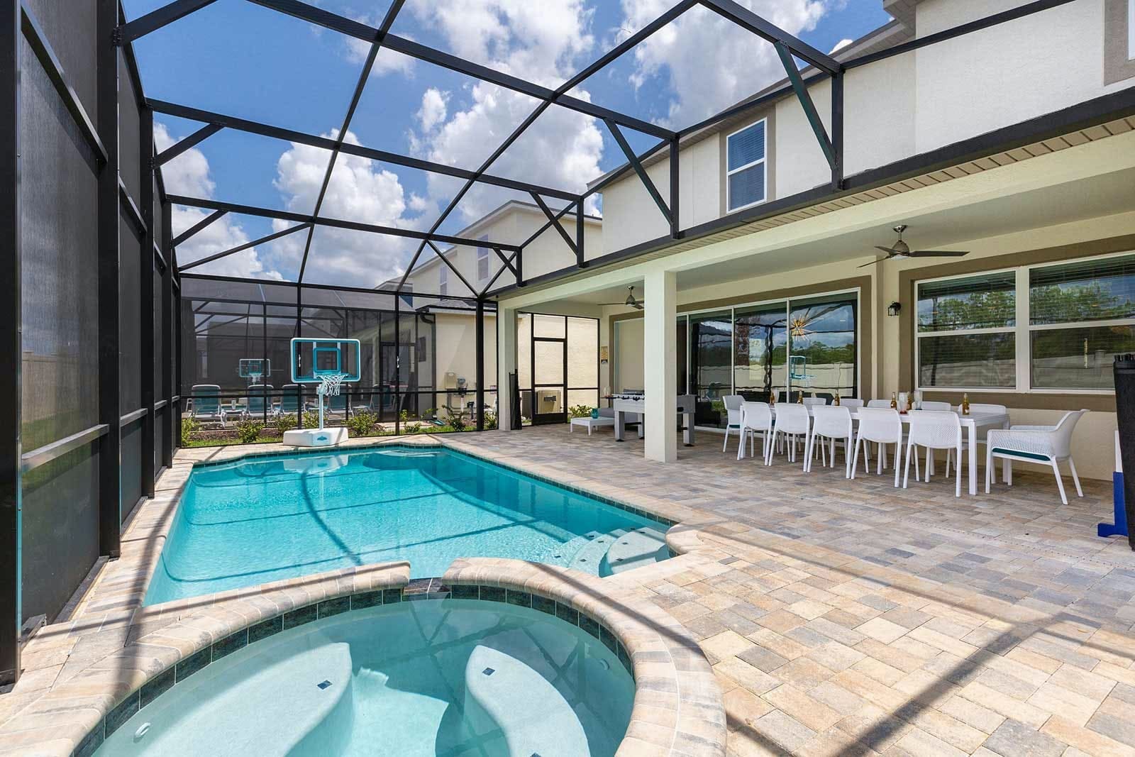 Villa Sabal Kissimmee Florida 13: Luxury 8-Bedroom Villa with Heated Pool and Gym, Osceola County